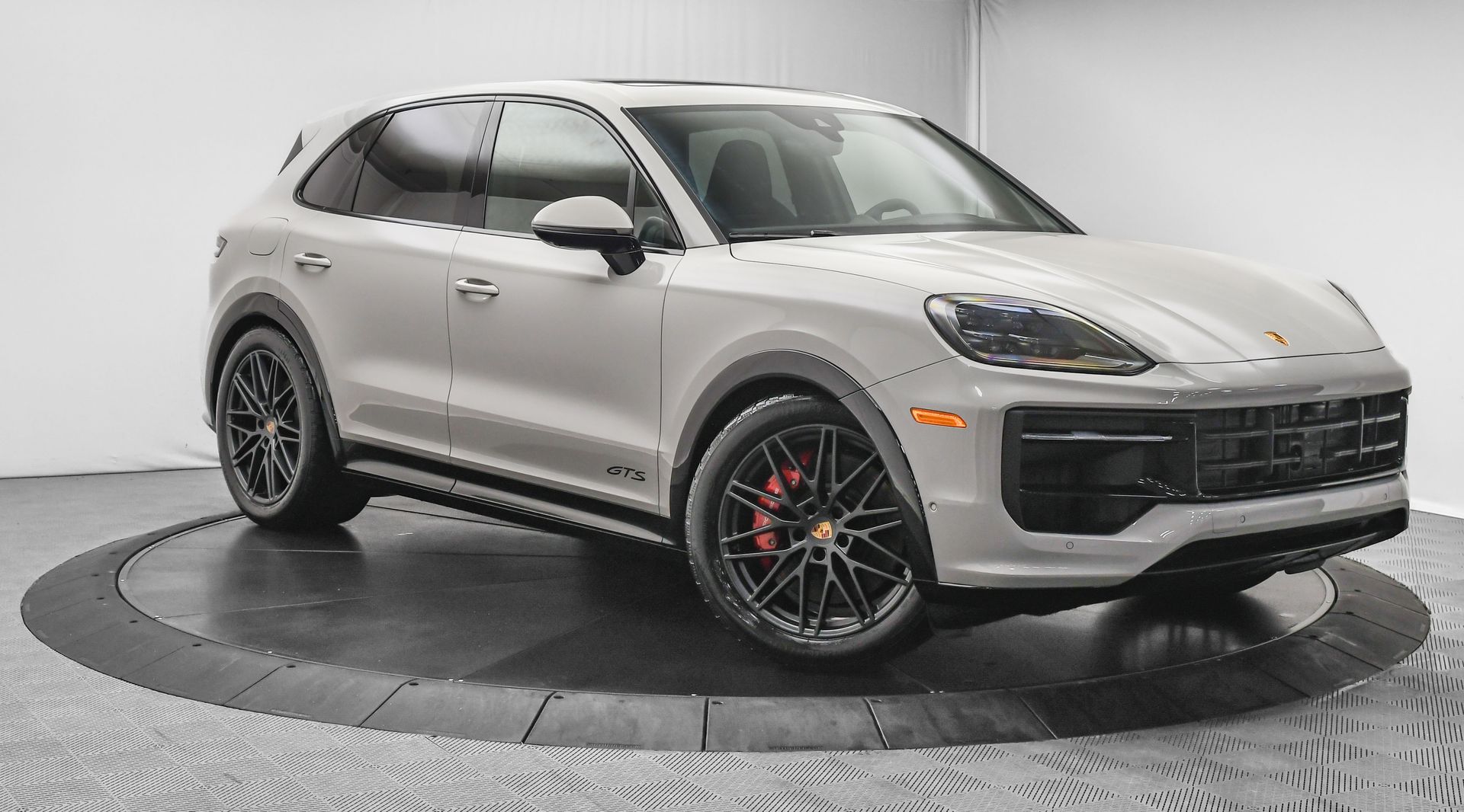 2025 Porsche Cayenne GTS