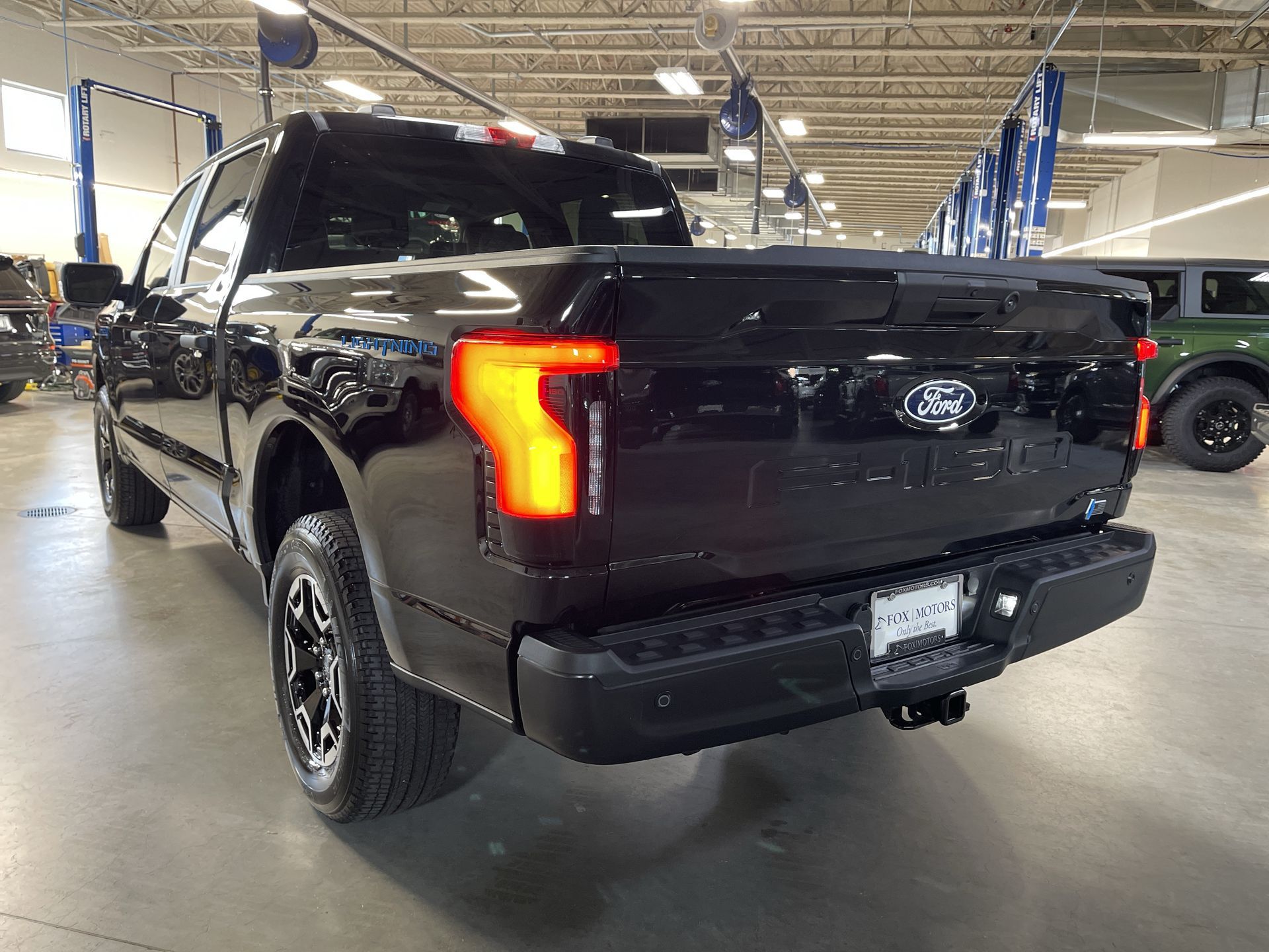 2024 Ford F-150 Lightning Pro - Photo 42