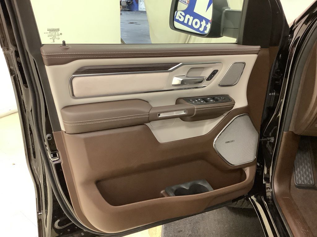2025 RAM 1500 Laramie - Photo 9
