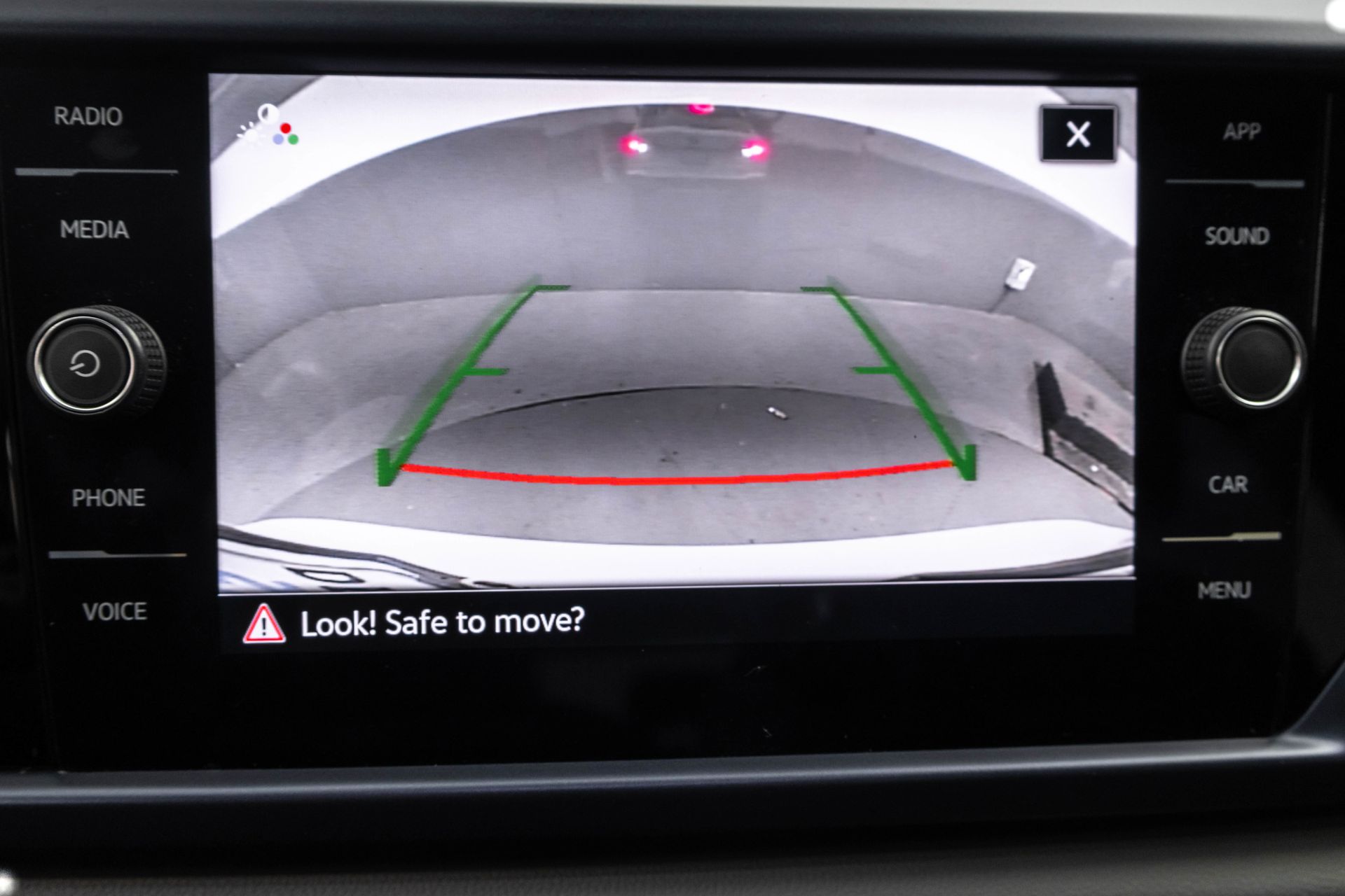 2023 VOLKSWAGEN TAOS - Image 25