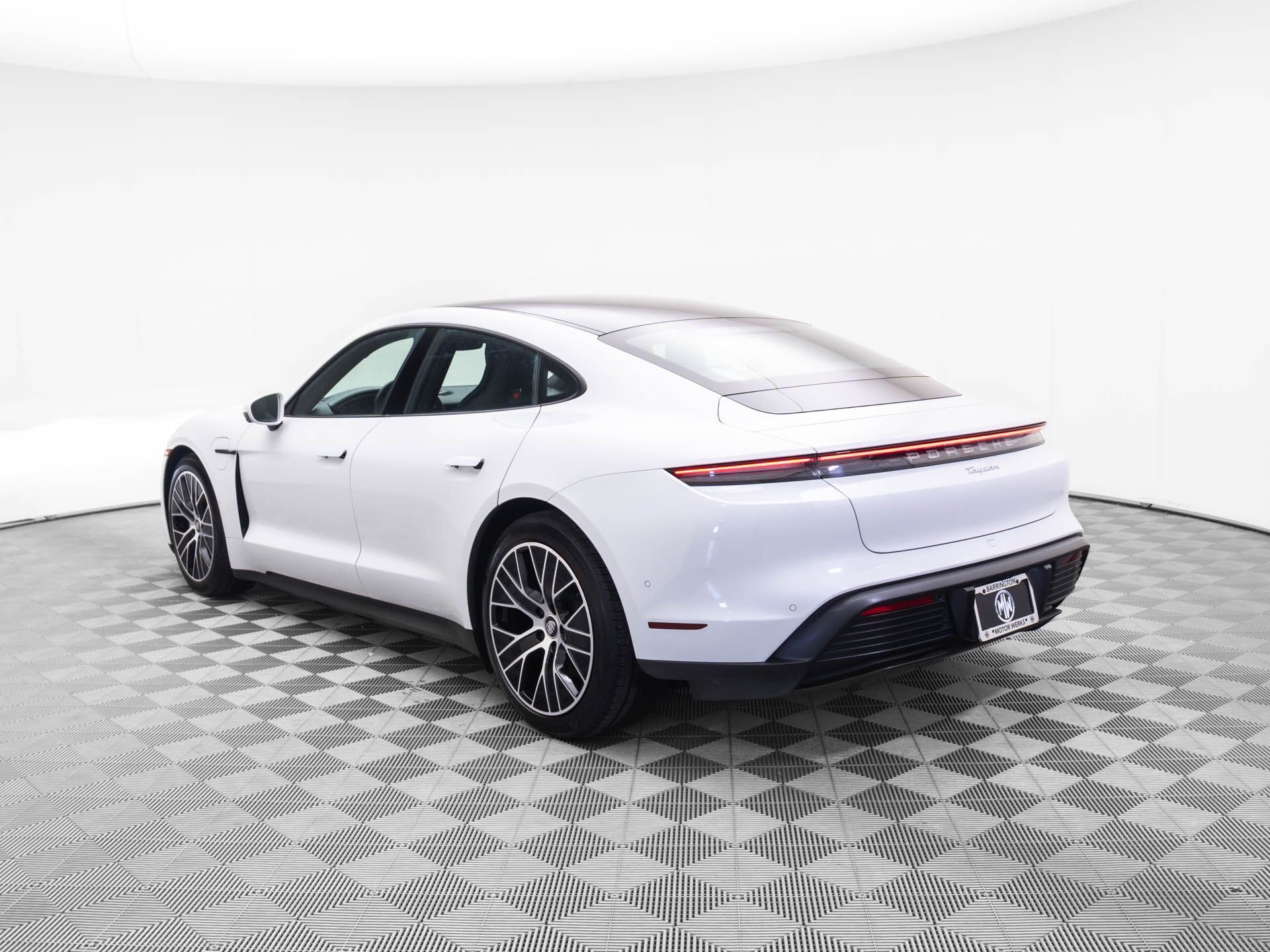2022 Porsche Taycan  photo