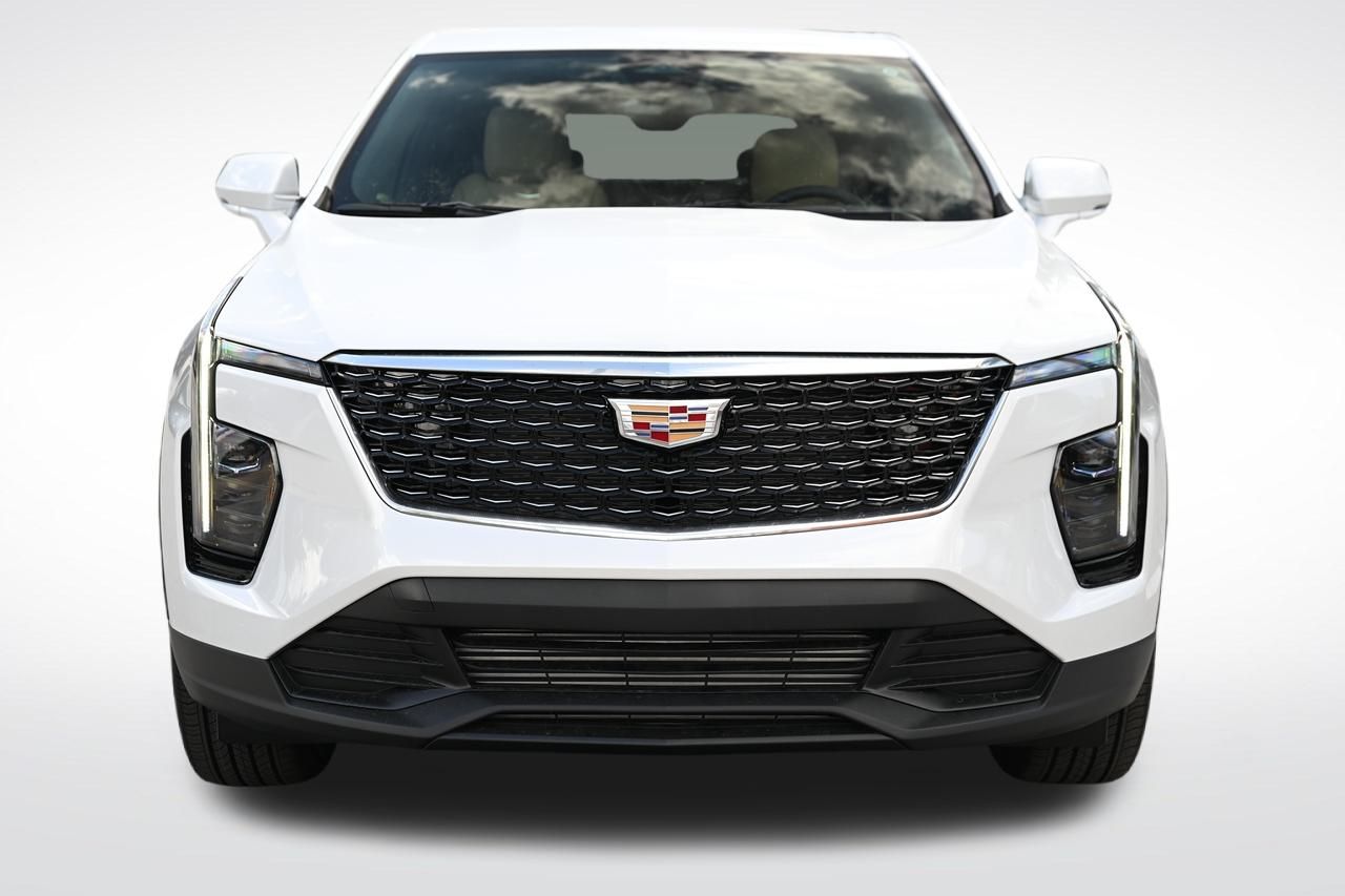 2024 Cadillac XT4 Luxury 8