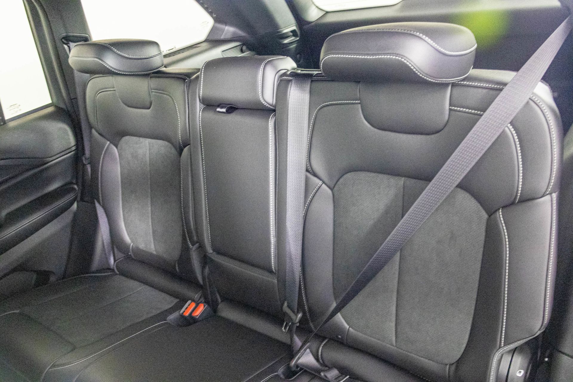 2025 JEEP GRAND CHEROKEE - Image 28