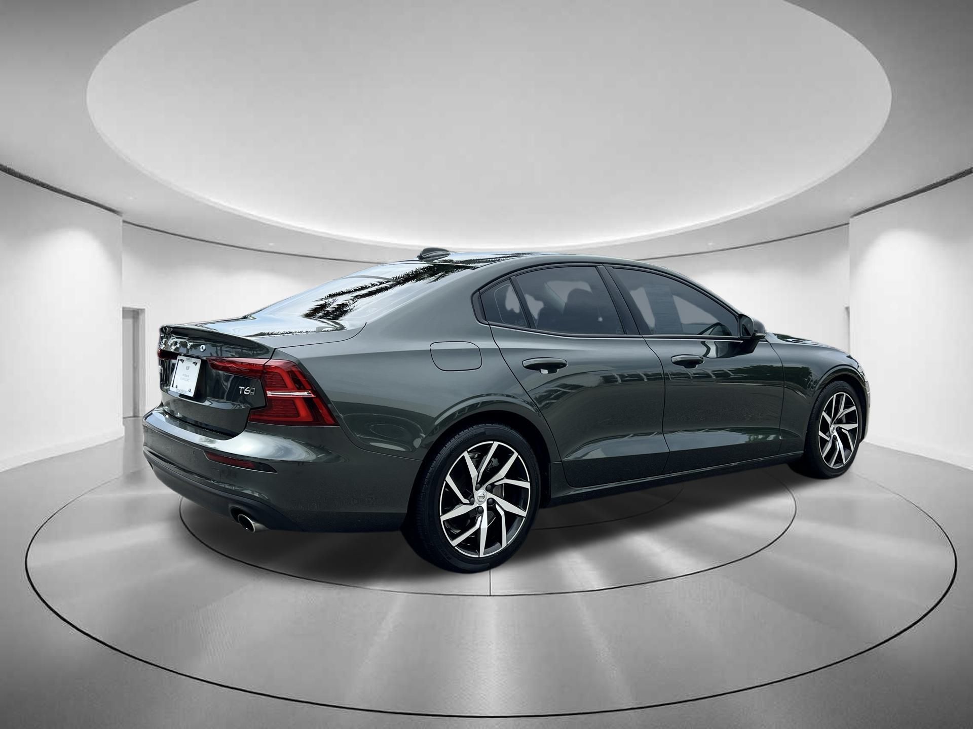 2020 Volvo S60 T6 Momentum 25