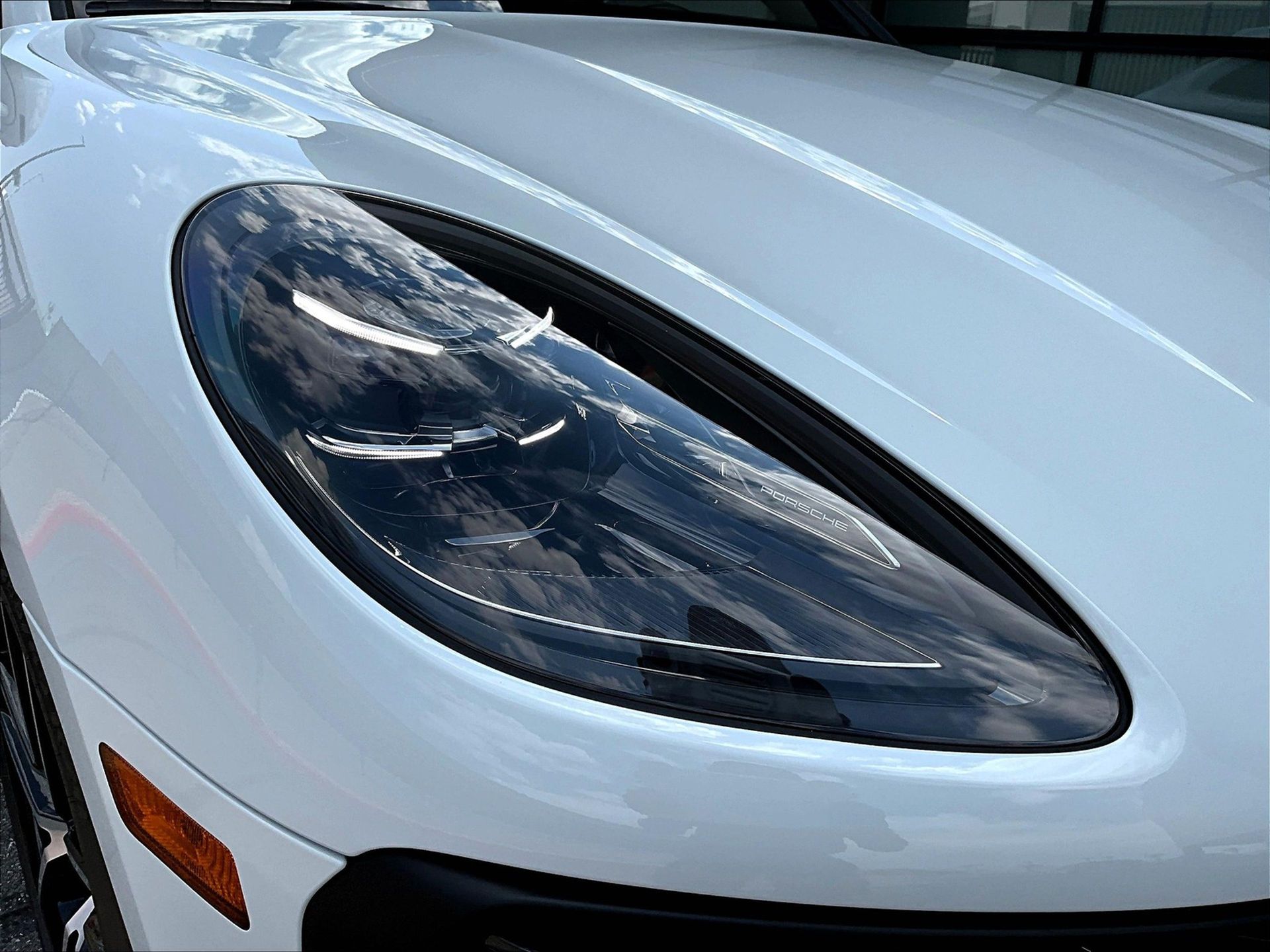 2025 Macan picture #11