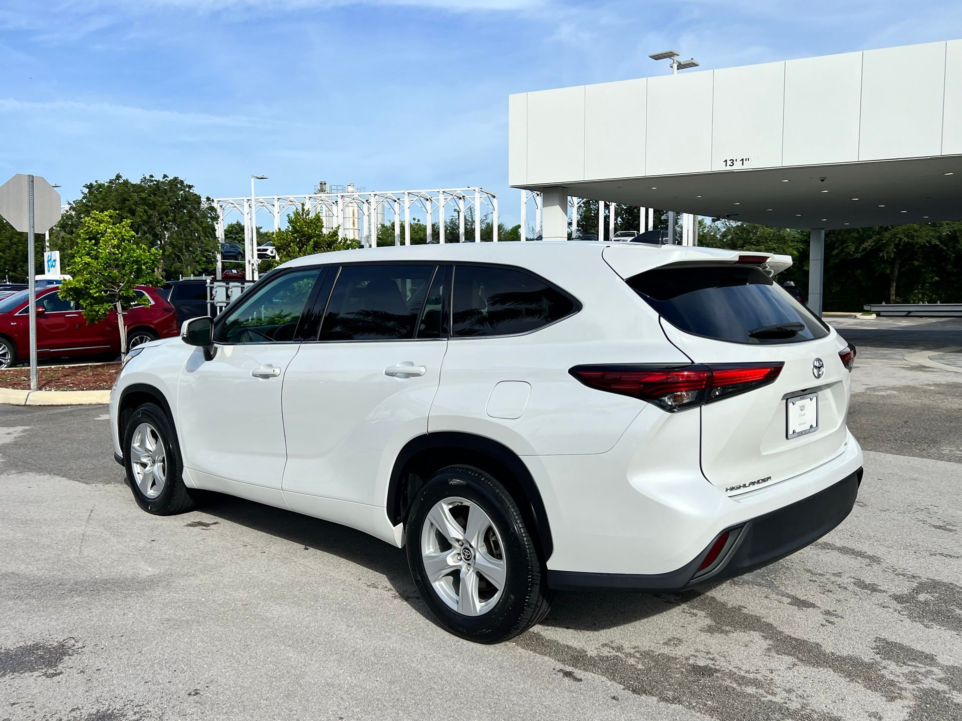 2022 Toyota Highlander LE 27