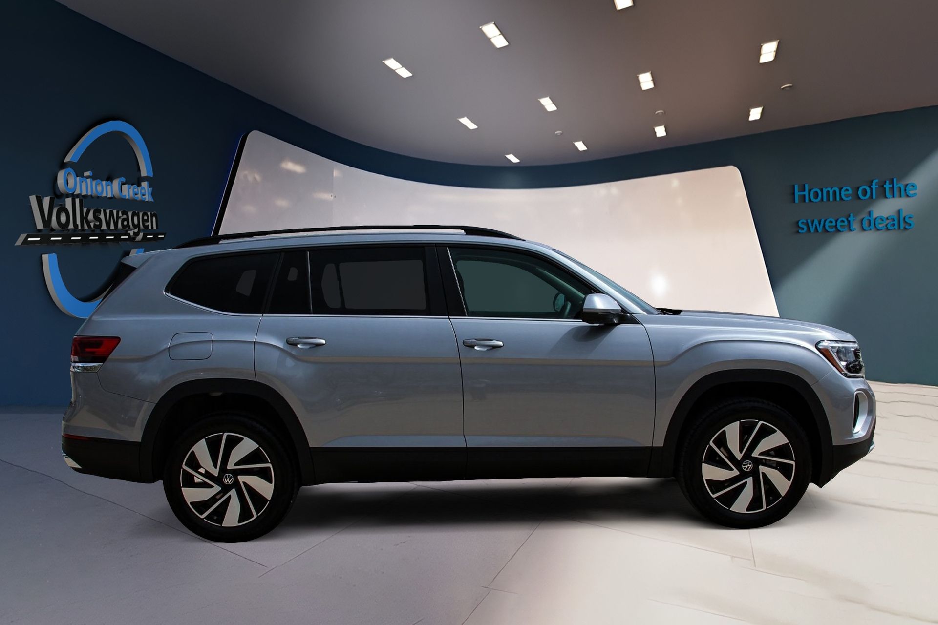 View vehicle photo 4