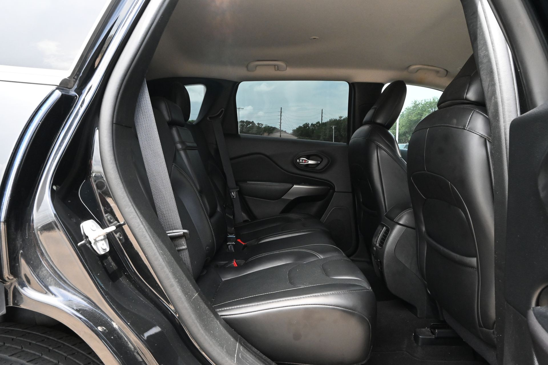 2019 Jeep Cherokee Limited Black at EAG Ford Navasota