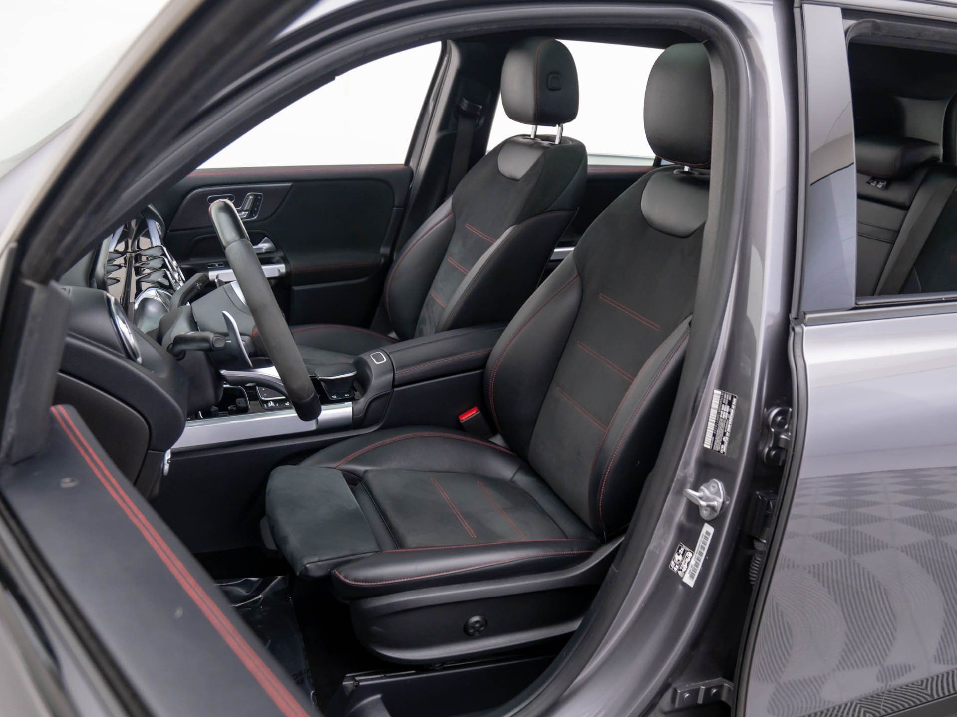 2021 Mercedes-Benz GLB GLB 35 AMG photo