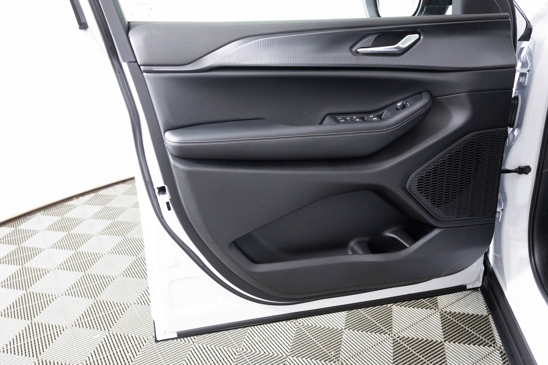 2025 JEEP GRAND CHEROKEE - Image 49