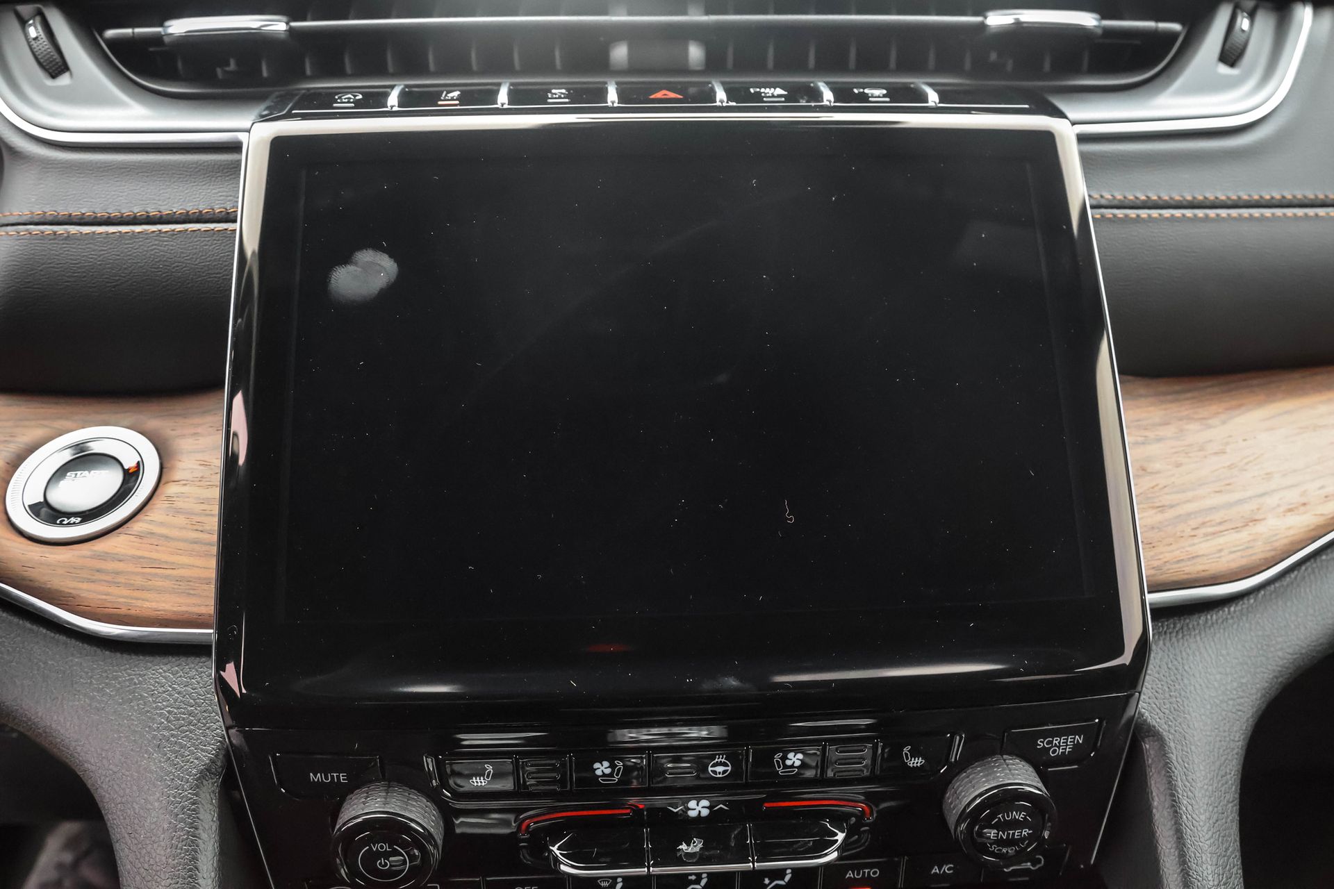 2025 JEEP GRAND CHEROKEE - Image 17