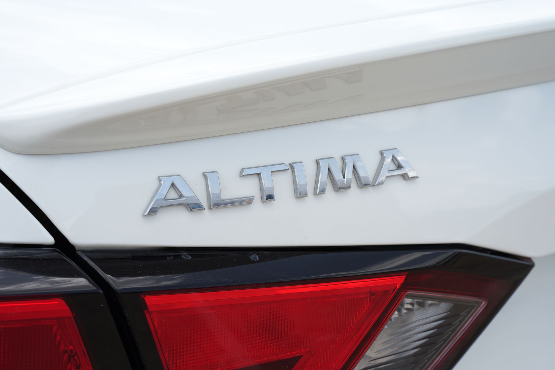 2022 Nissan Altima 2.5 SL White at Bayshore Chrysler Jeep Dodge Ram