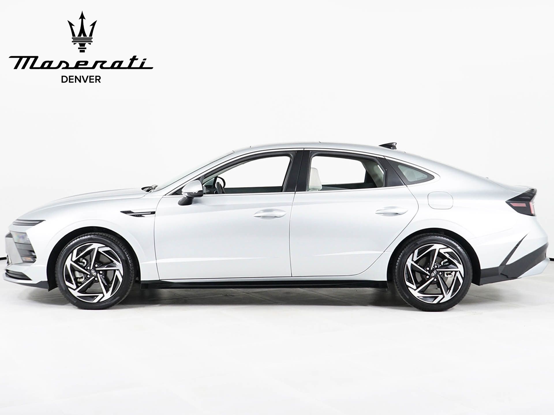2025 Hyundai Sonata SEL - Photo 2