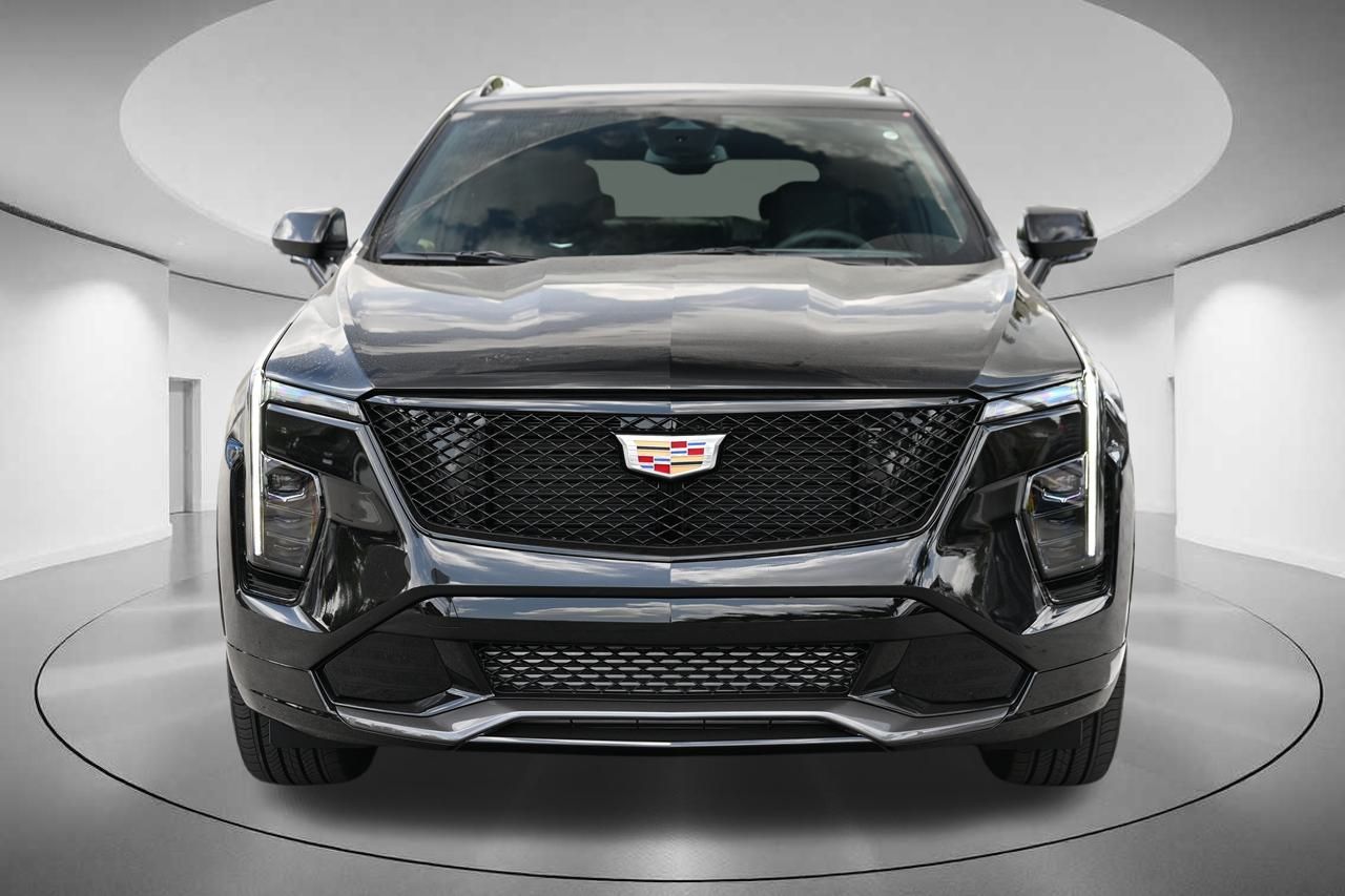 2024 Cadillac XT4 Sport 8