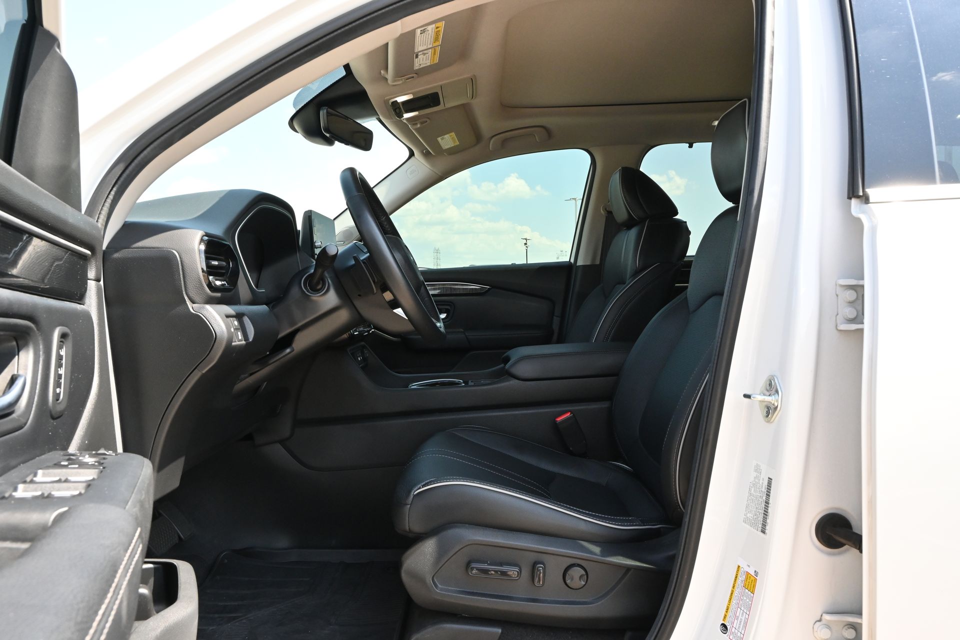 2024 Honda Pilot Elite  at Community Honda