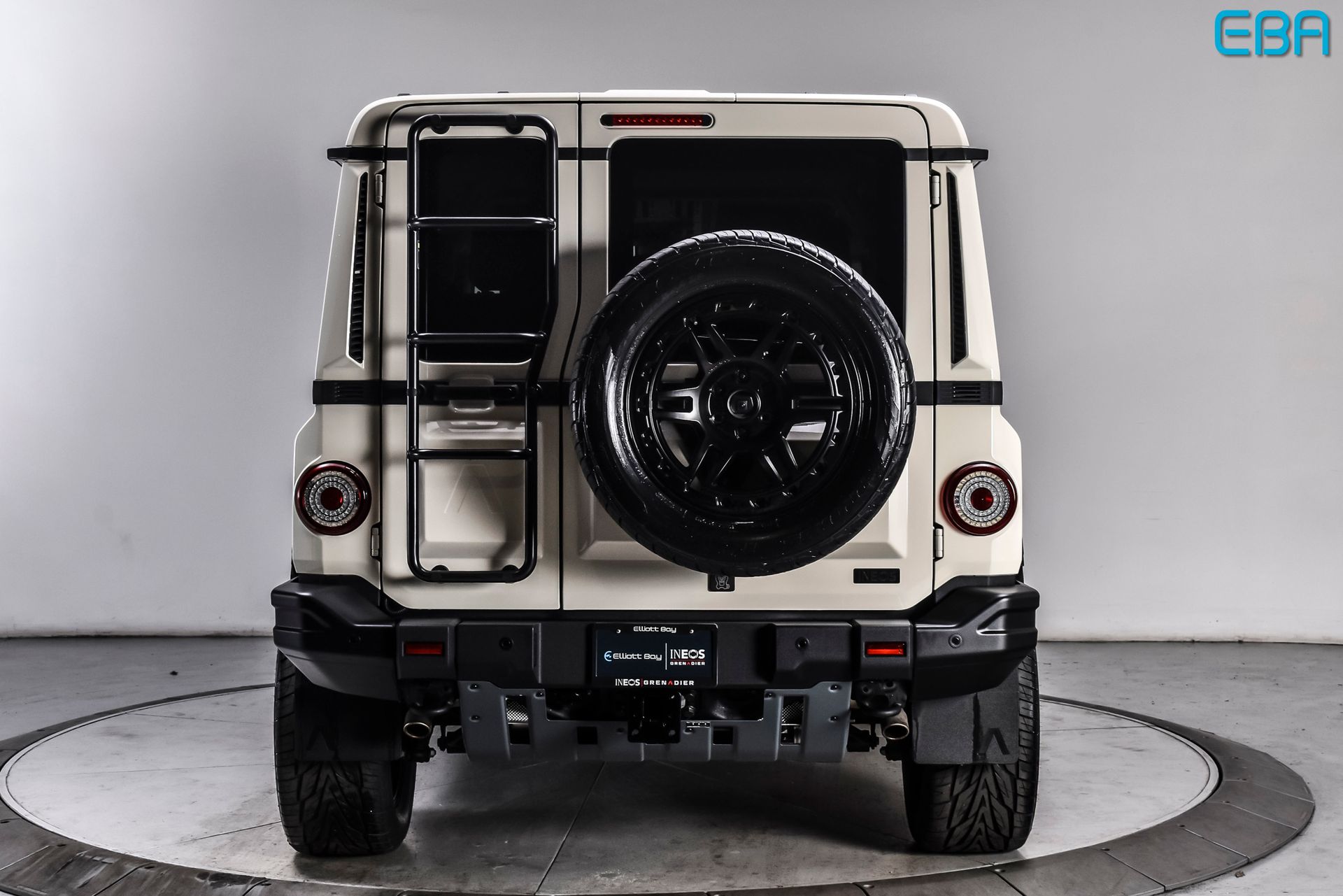 View vehicle photo 5