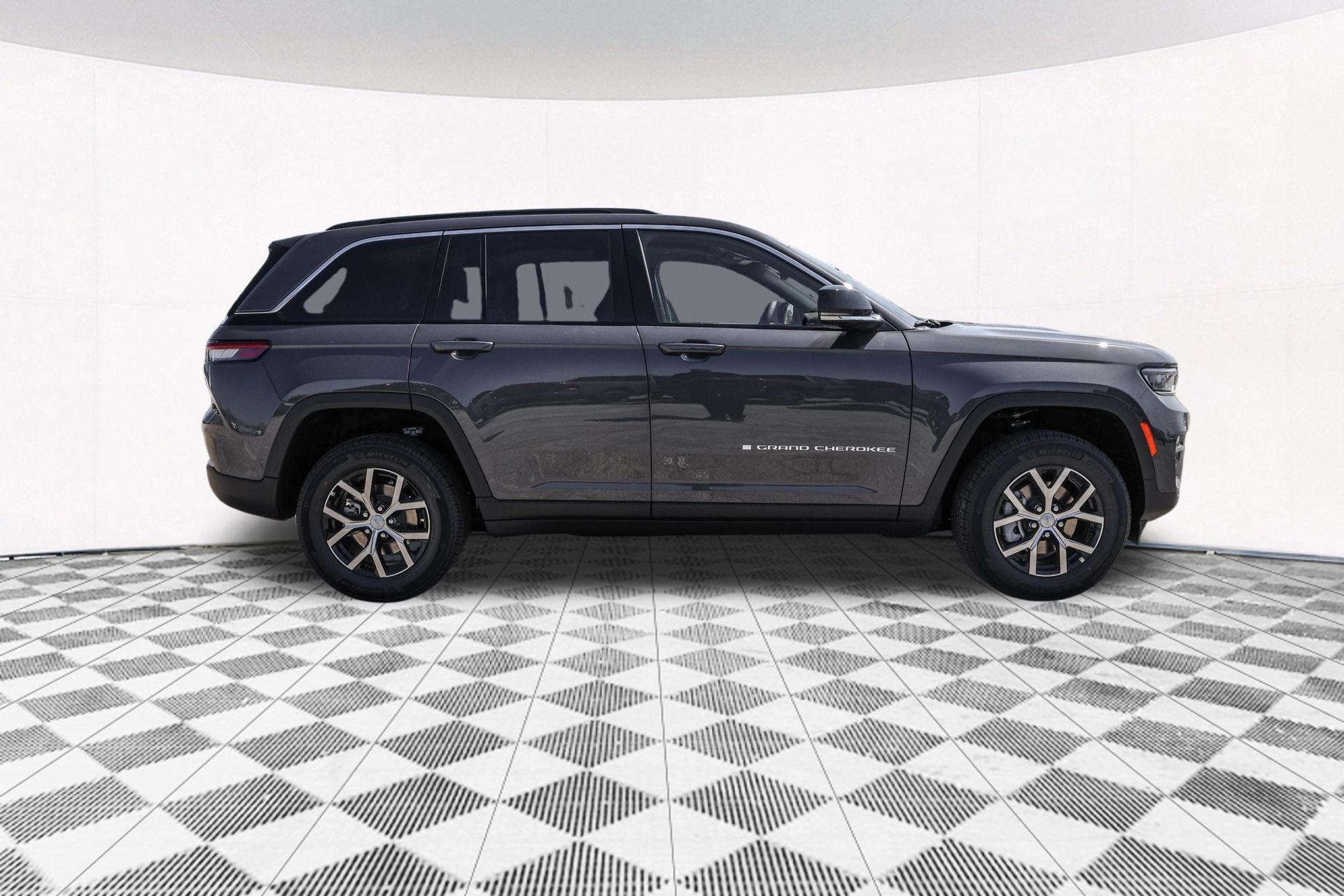 2025 JEEP GRAND CHEROKEE - Image 14