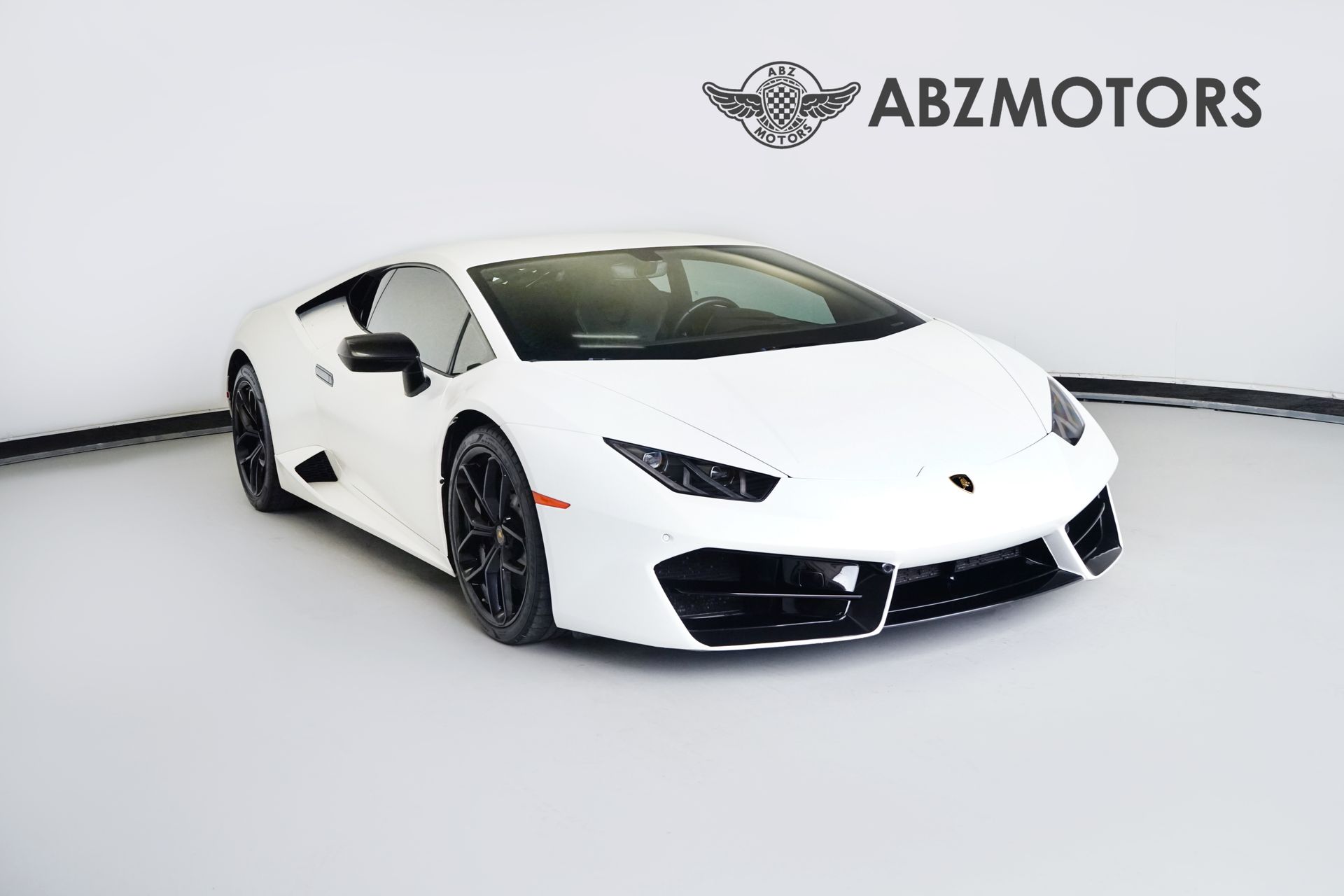 White 2019 Lamborghini Huracan Coupe Rear-Wheel Drive Automatic