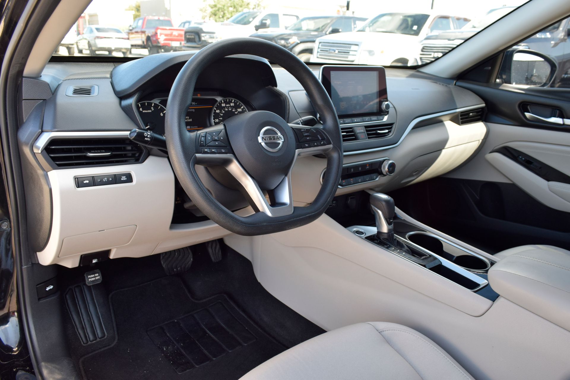 2021 Nissan Altima 2.5 SV Black at AutoSavvy Houston Southwest