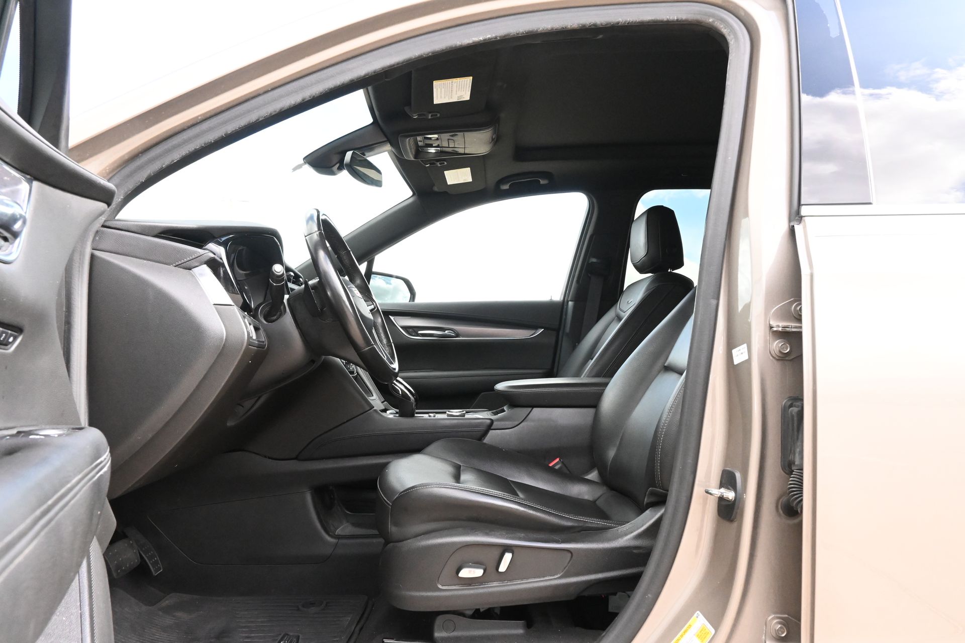 2022 Cadillac XT6 Luxury Brown at AutoSavvy Houston Northwest