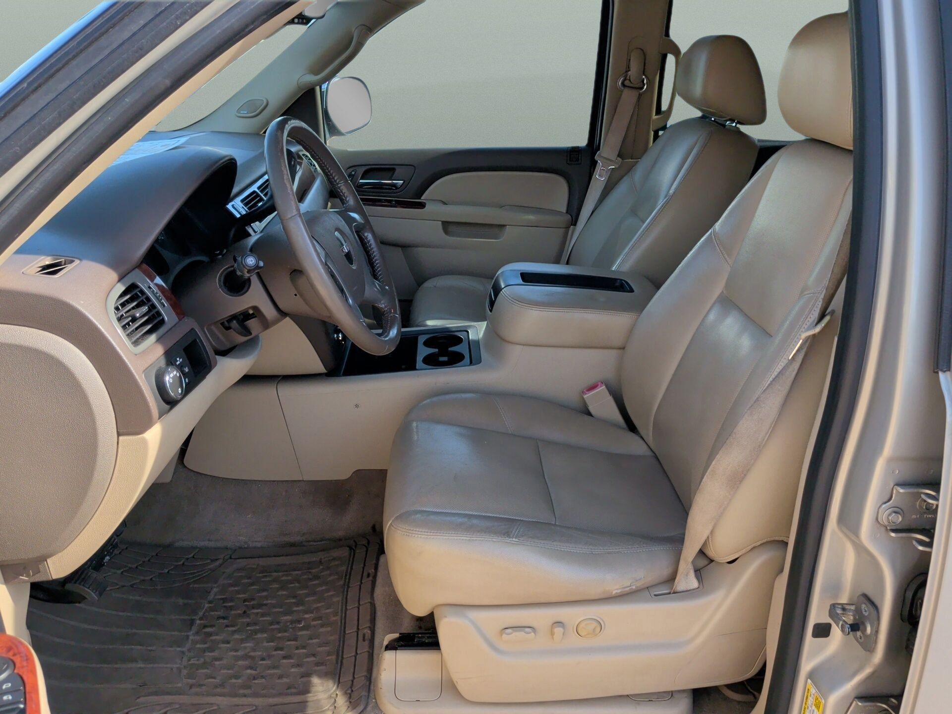 2010 GMC Yukon SLT - 11