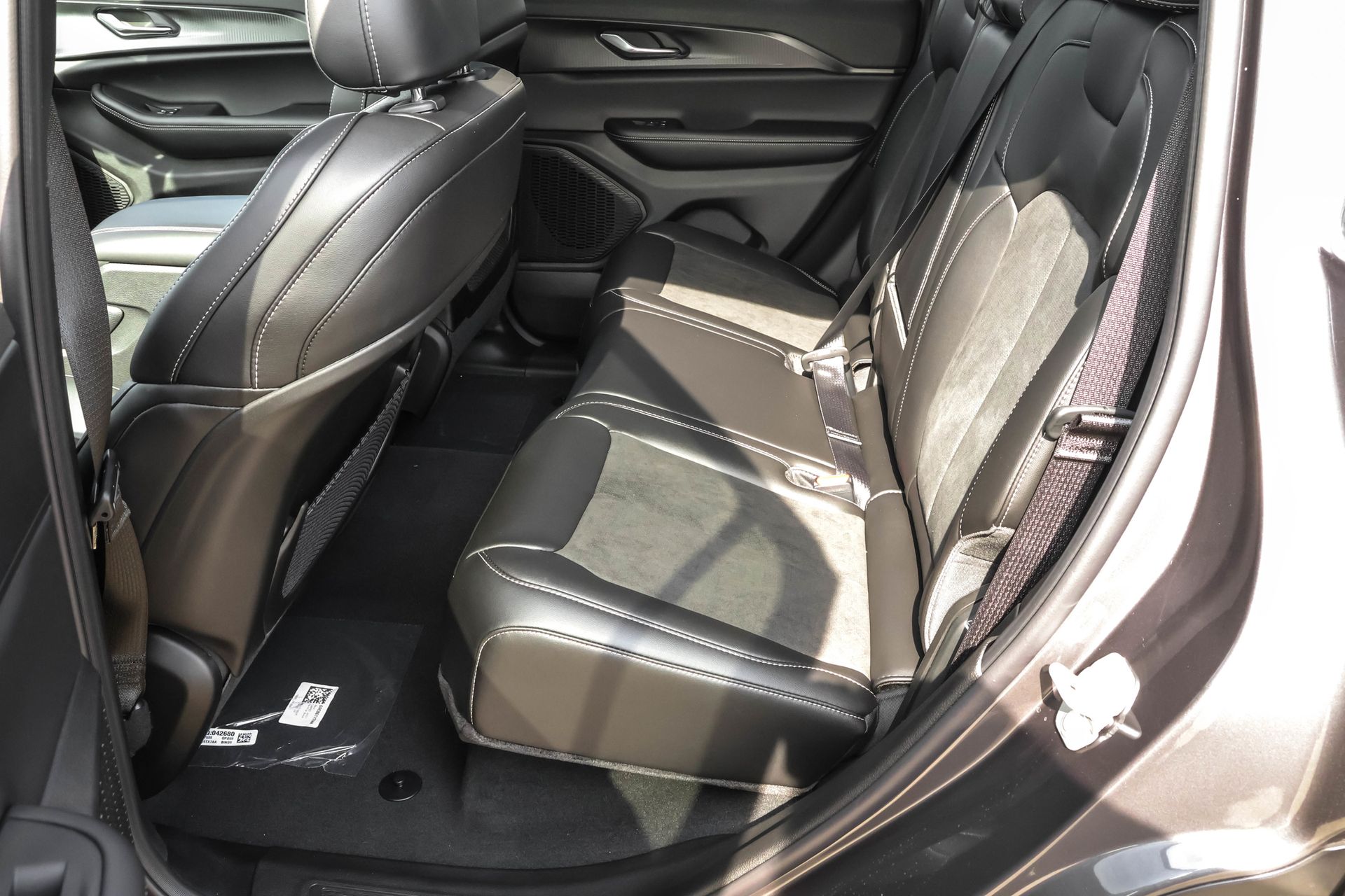 2025 JEEP GRAND CHEROKEE - Image 15