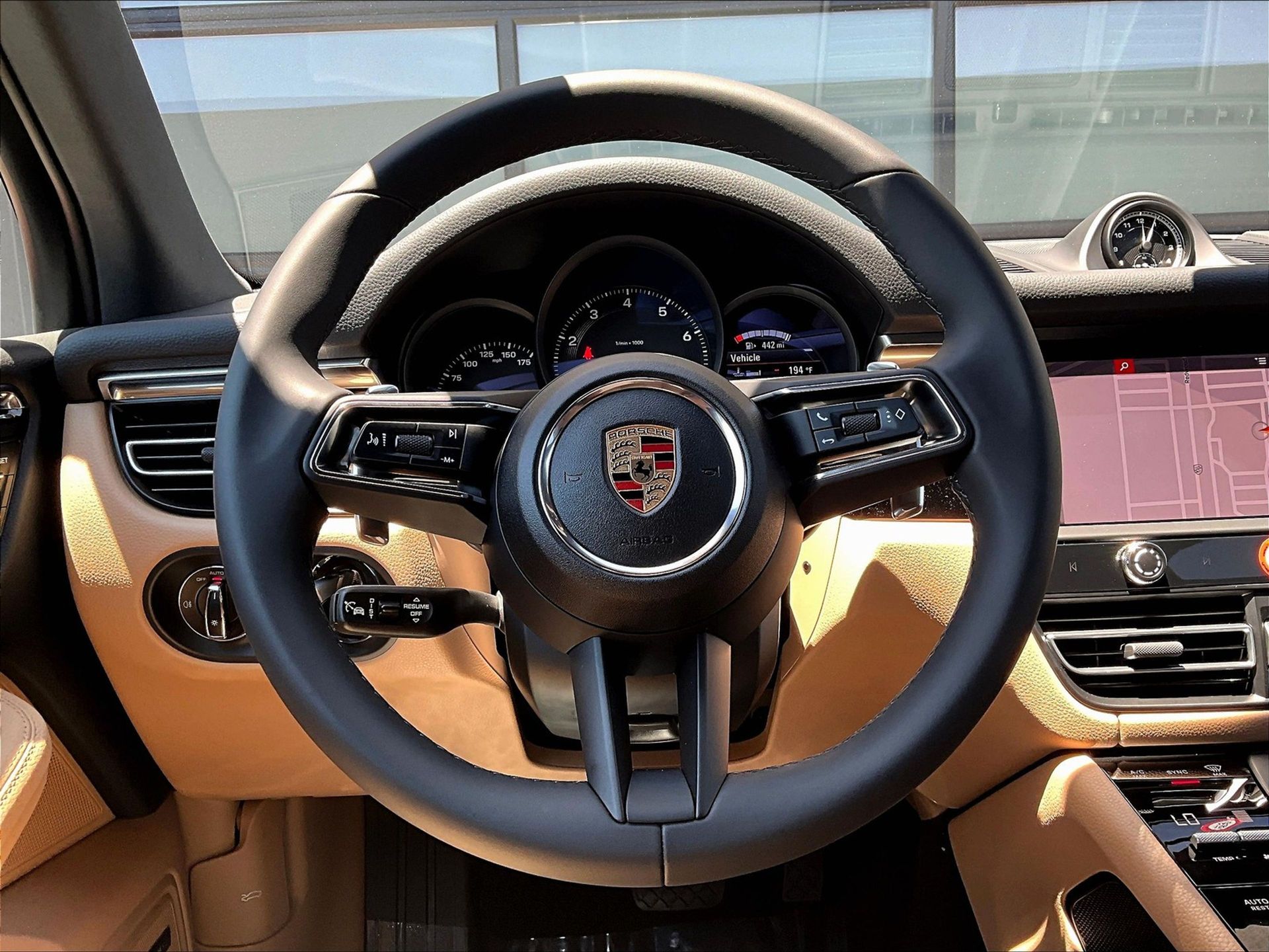 2025 Macan picture #13