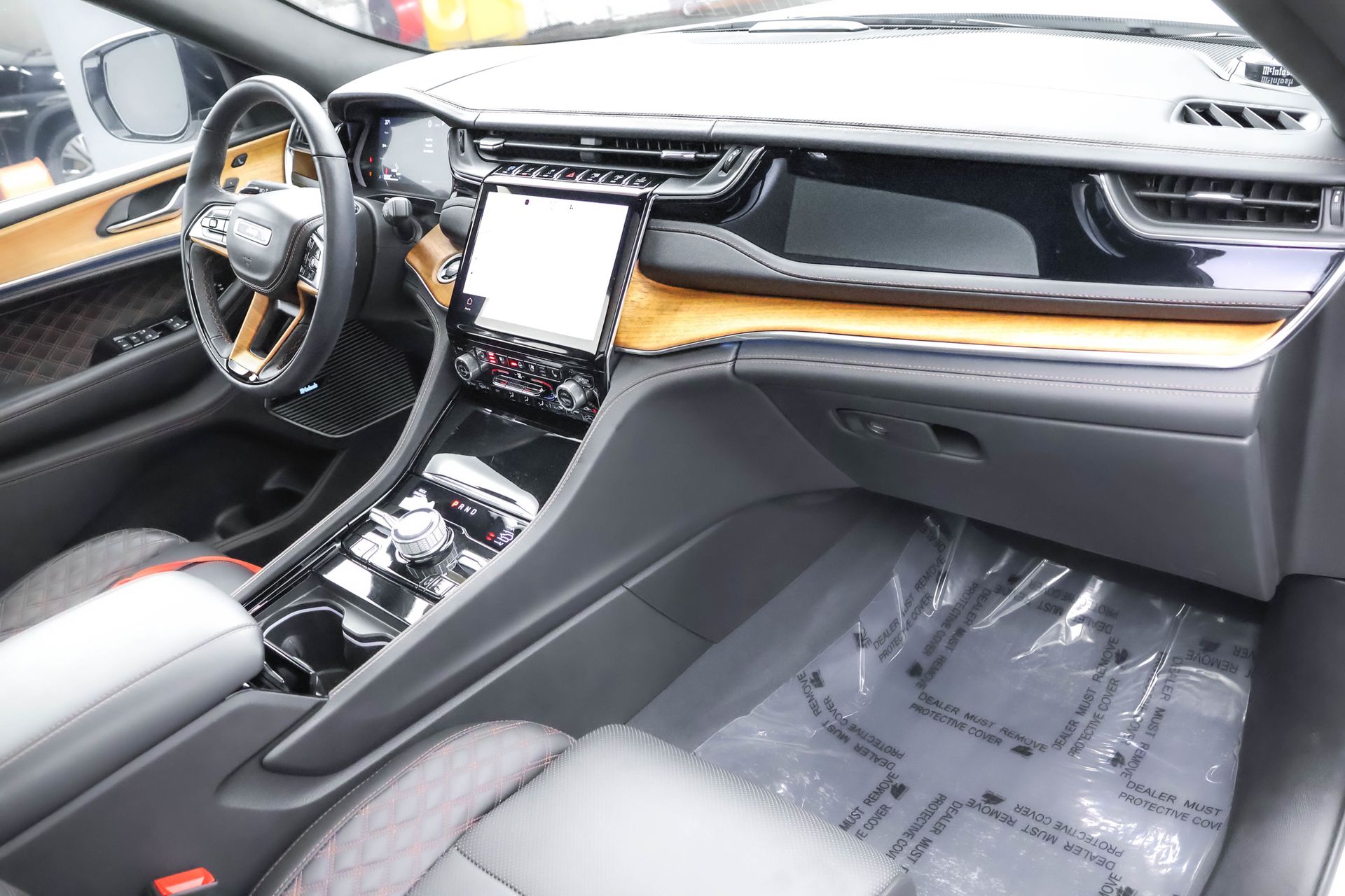 2022 JEEP GRAND CHEROKEE - Image 32