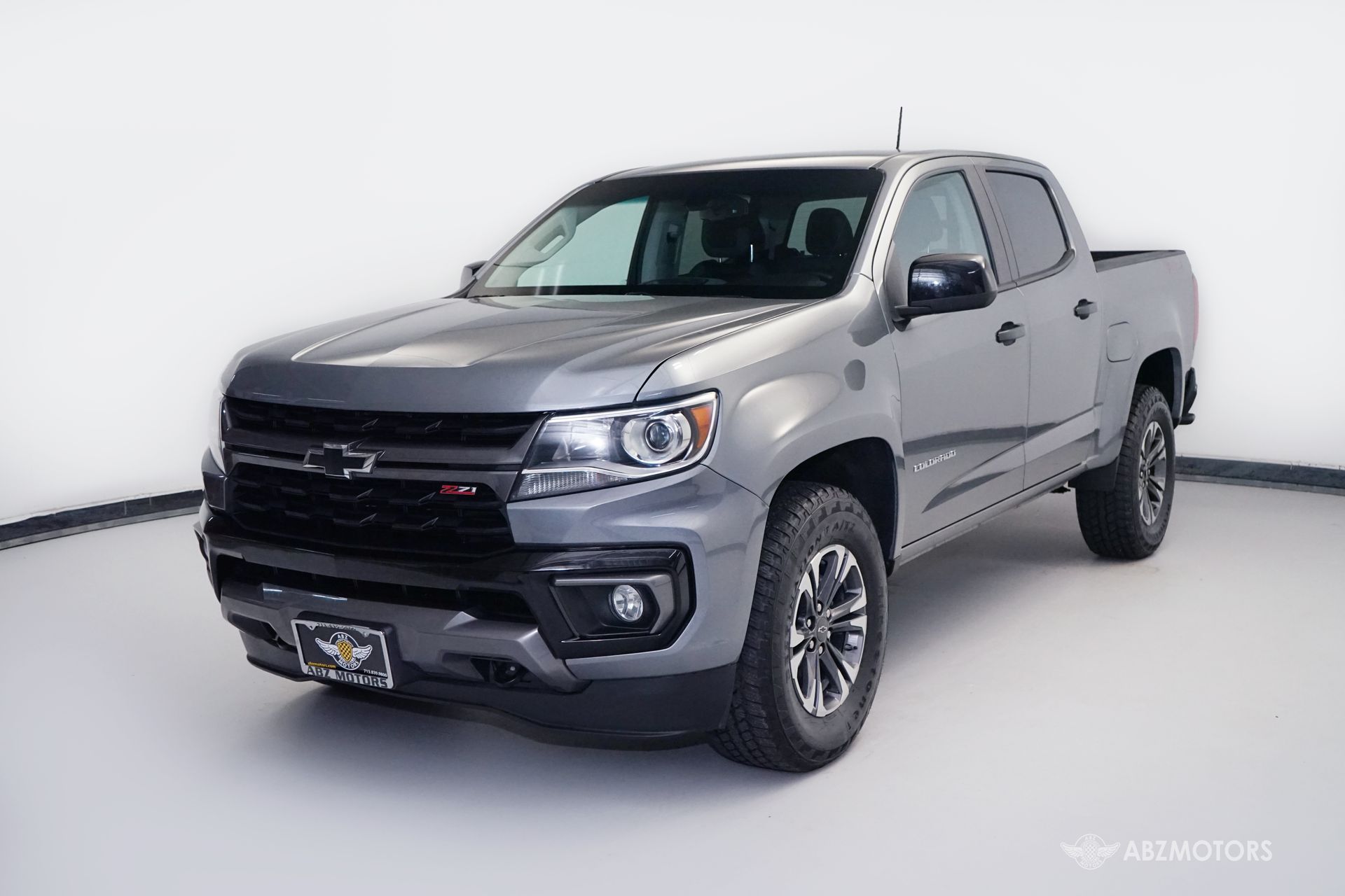View vehicle photo 2