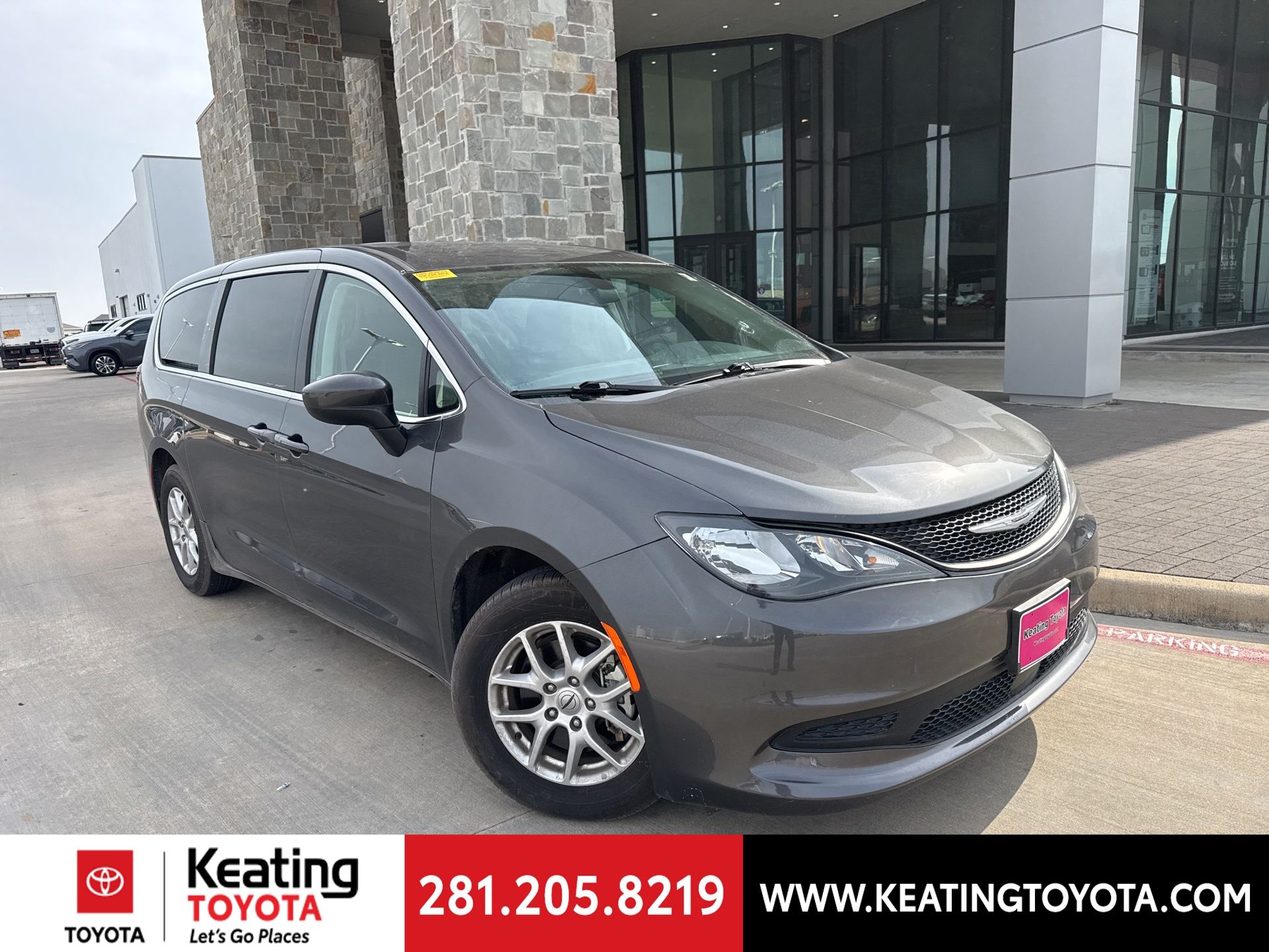 2022 Chrysler Voyager LX FWD