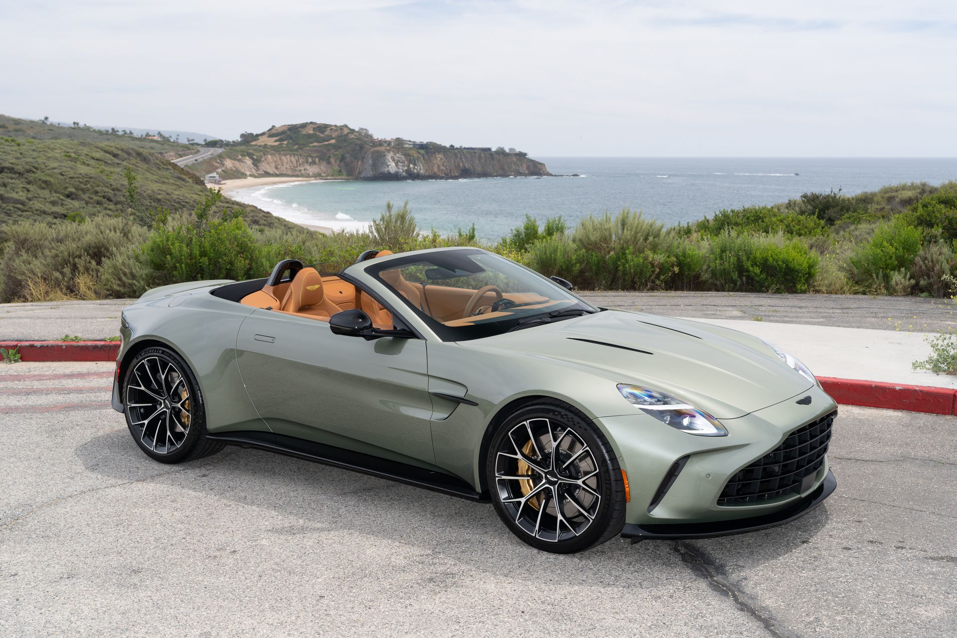 2026 Aston Martin Vantage's photo