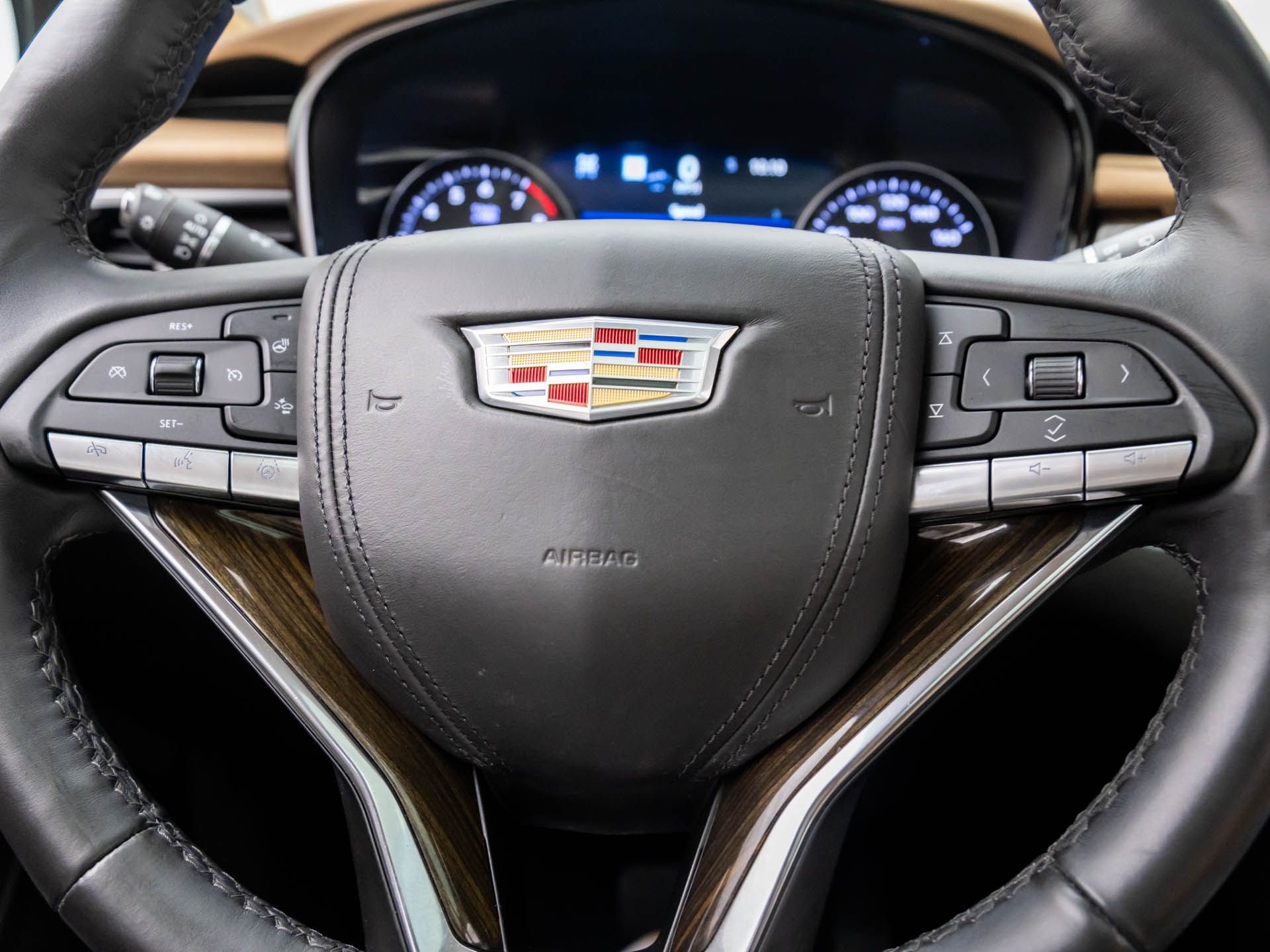 2022 Cadillac XT6 Premium Luxury photo