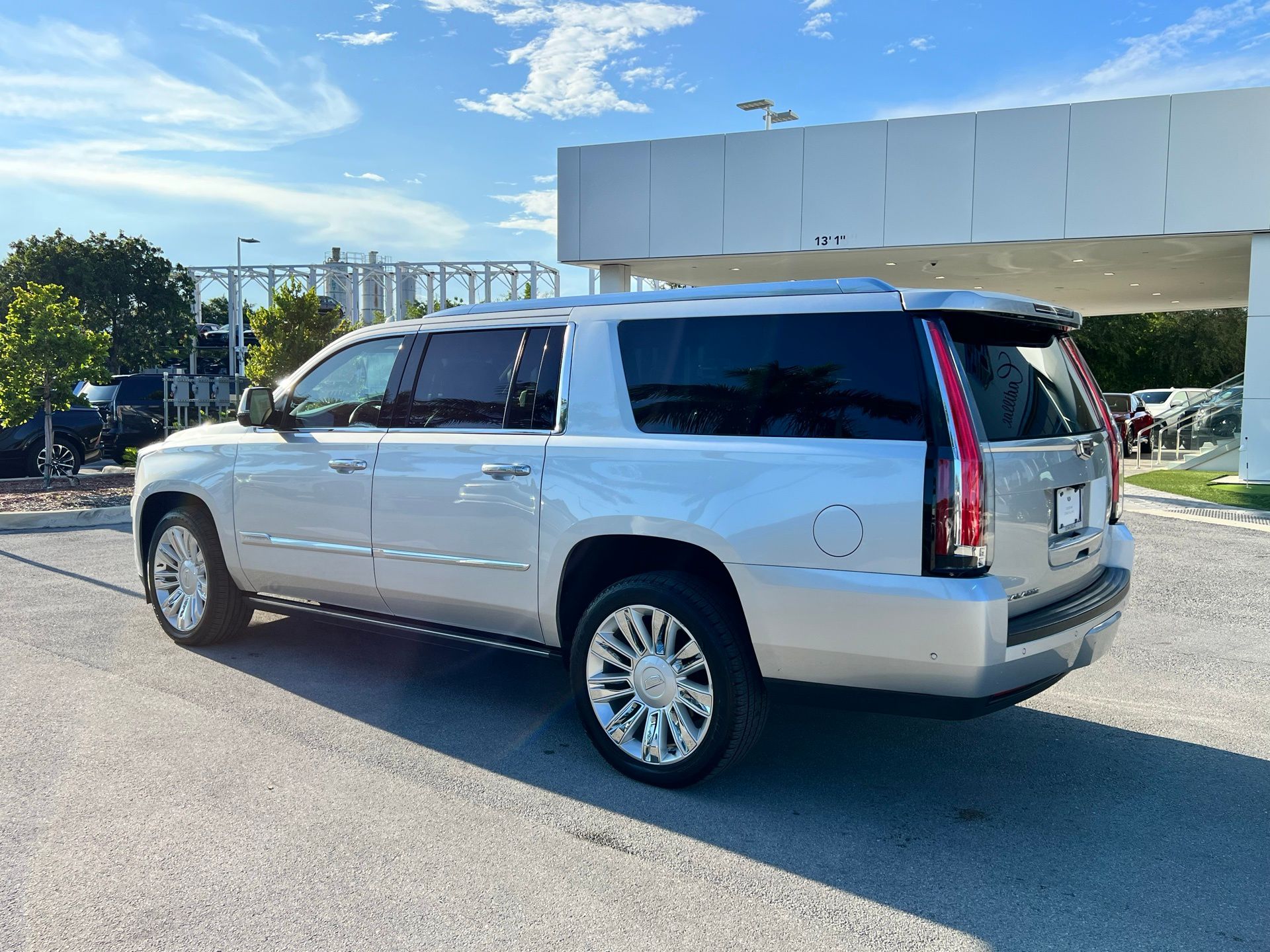 2018 Cadillac Escalade ESV Platinum Edition 26