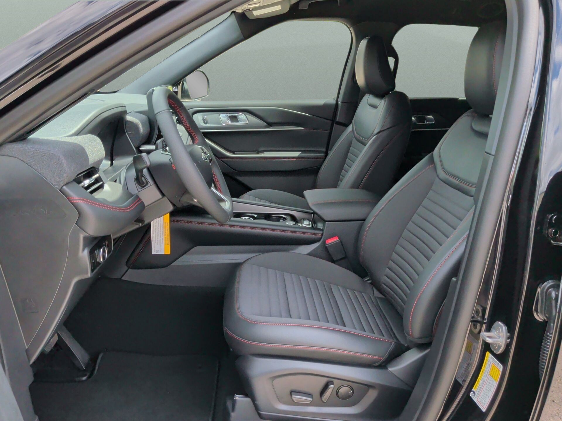 2026 Ford Explorer ST-Line - 9