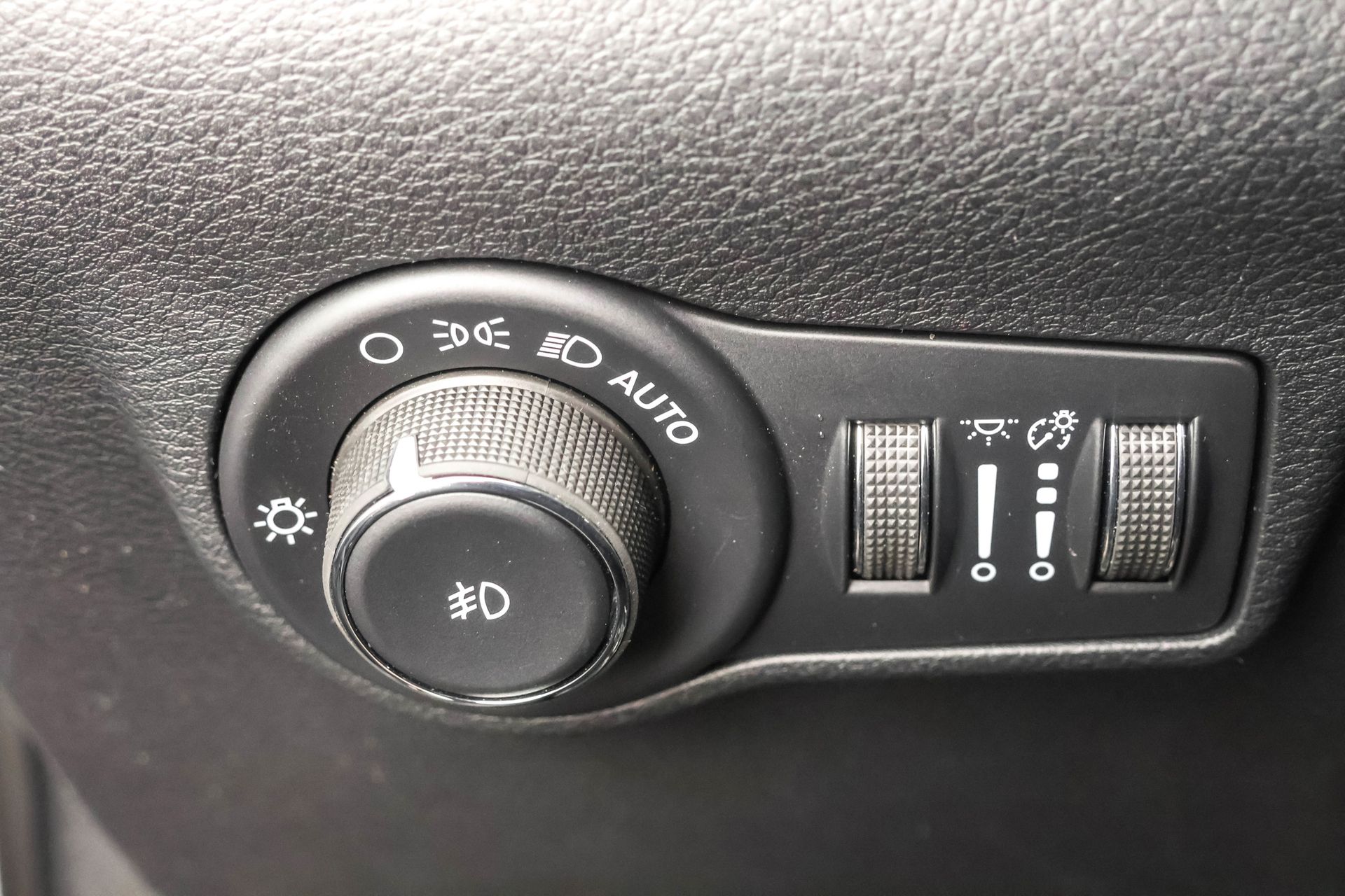 2026 JEEP COMPASS - Image 28