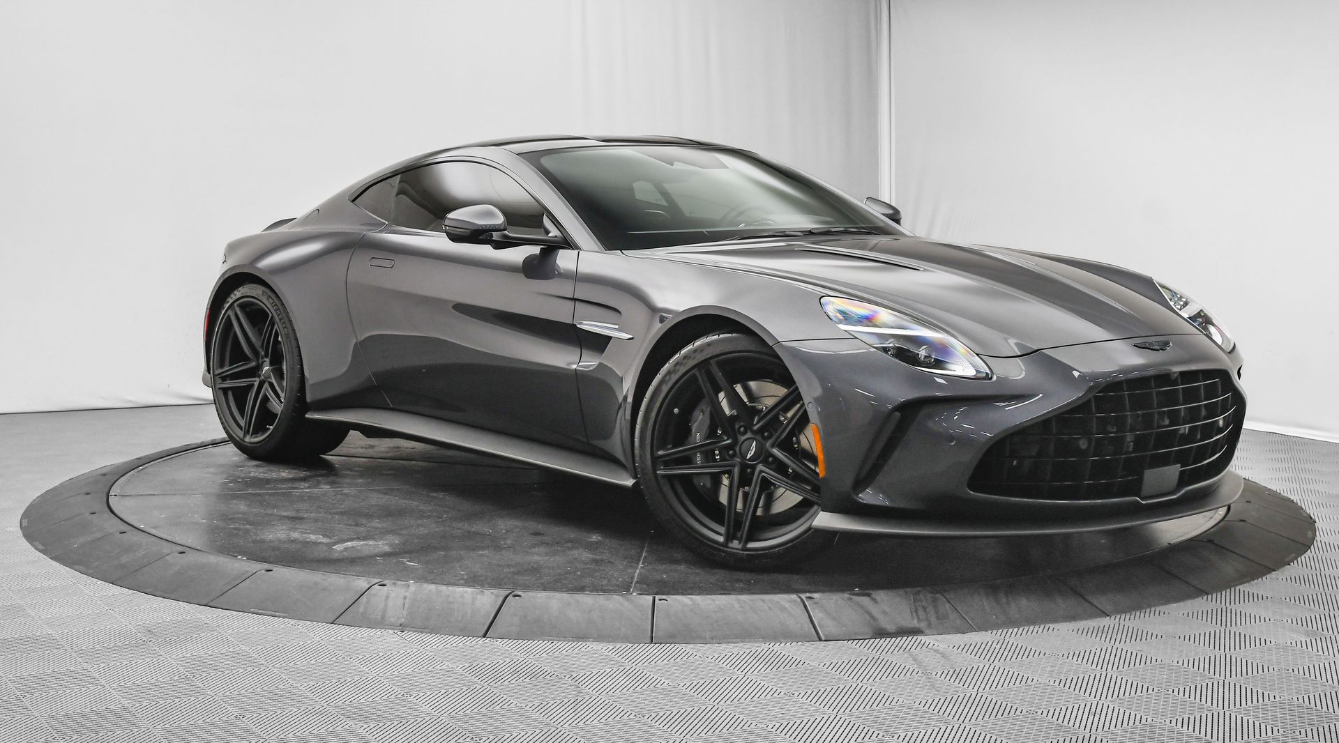 2025 Aston Martin Vantage Base