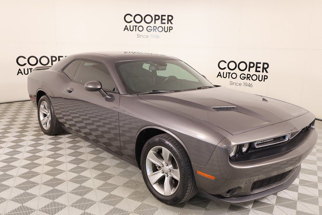 2020 Dodge Challenger SXT RWD