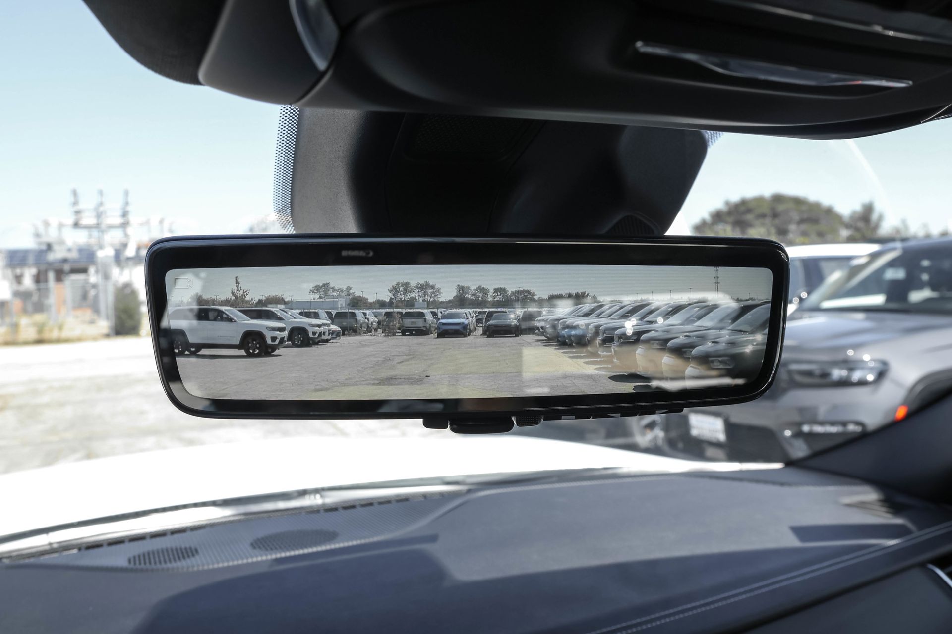 2025 JEEP GRAND CHEROKEE - Image 28