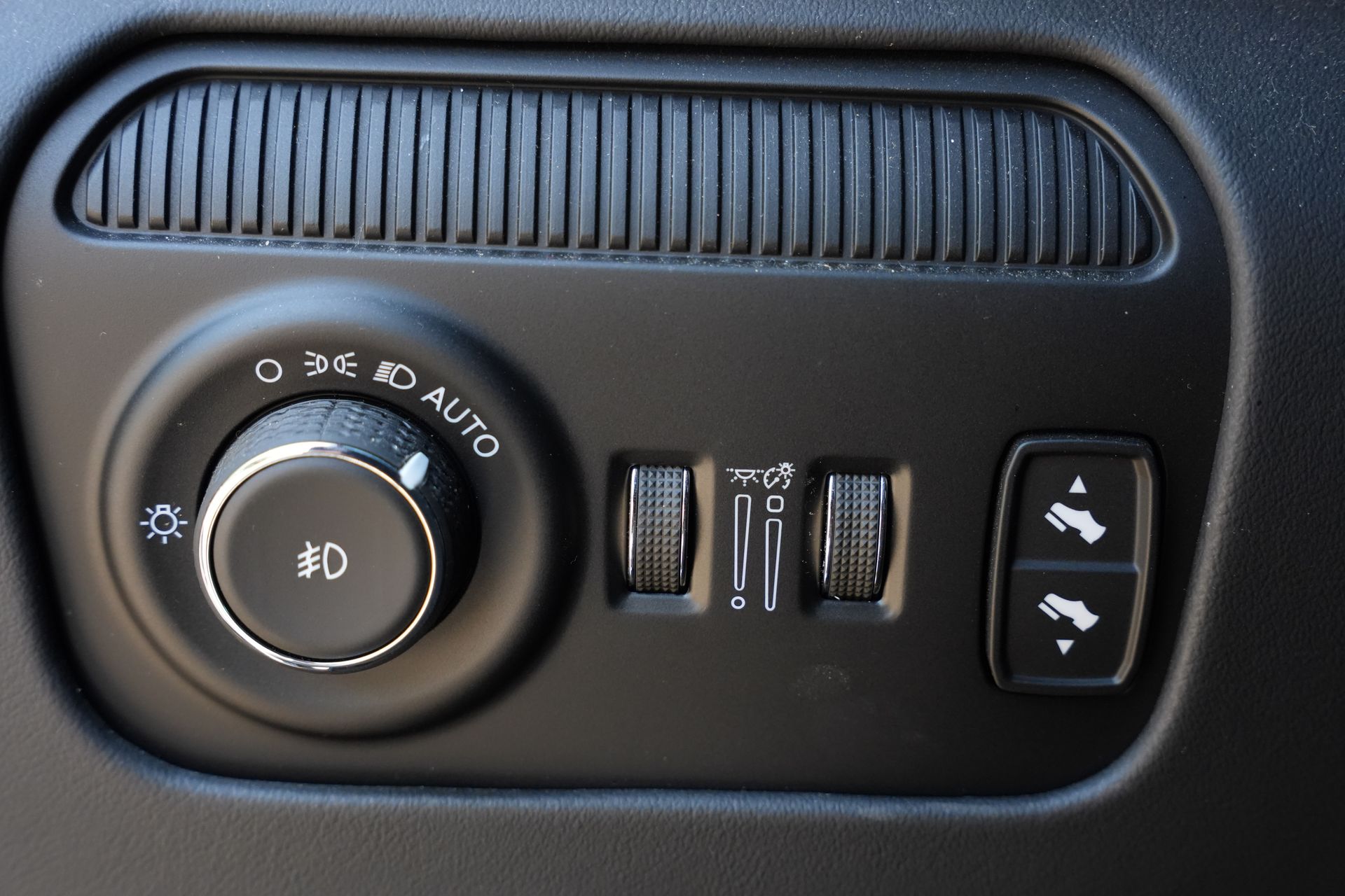 2022 Jeep Grand Wagoneer Series II Black at River Oaks CDJR