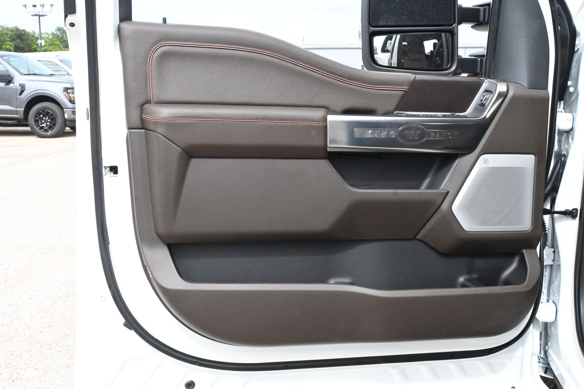 2026 Ford F-250SD King Ranch White at EAG Ford Navasota