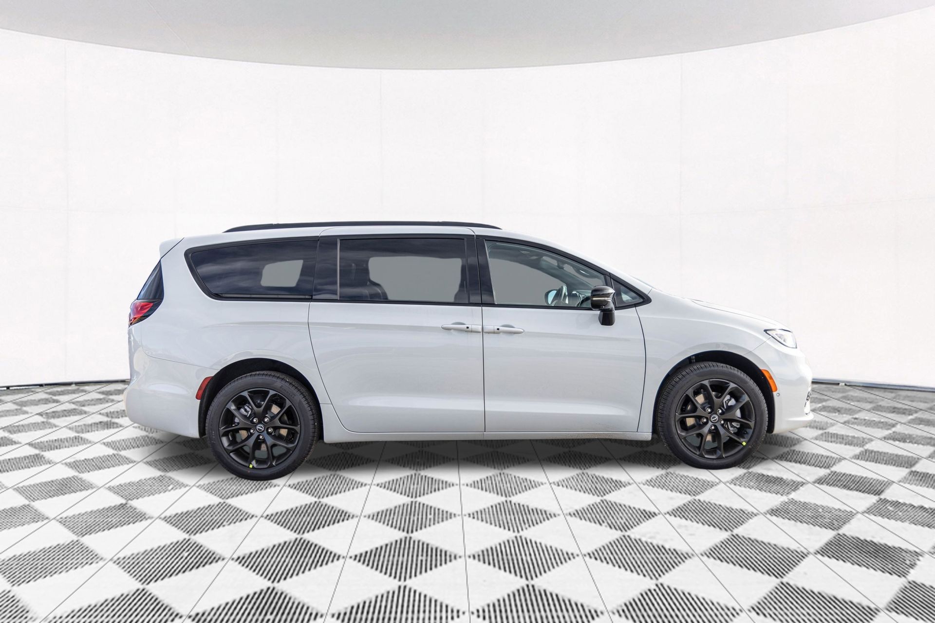 2026 CHRYSLER PACIFICA - Image 17