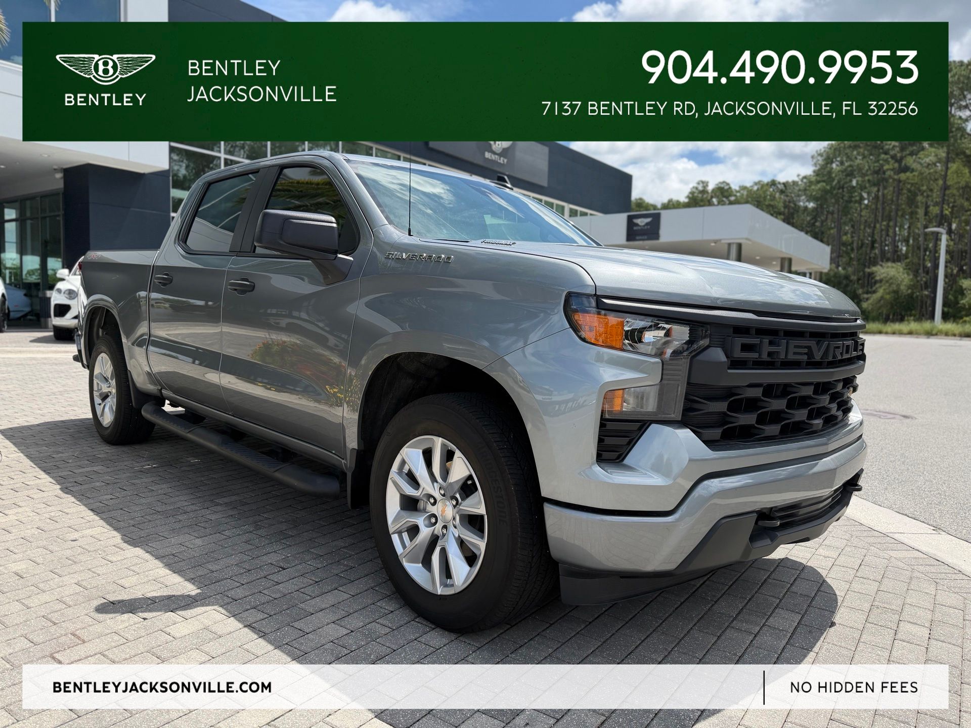 Sterling Gray Metallic 2025 Chevrolet Silverado 1500 Pickup Truck Four-Wheel Drive 8-Speed Automatic