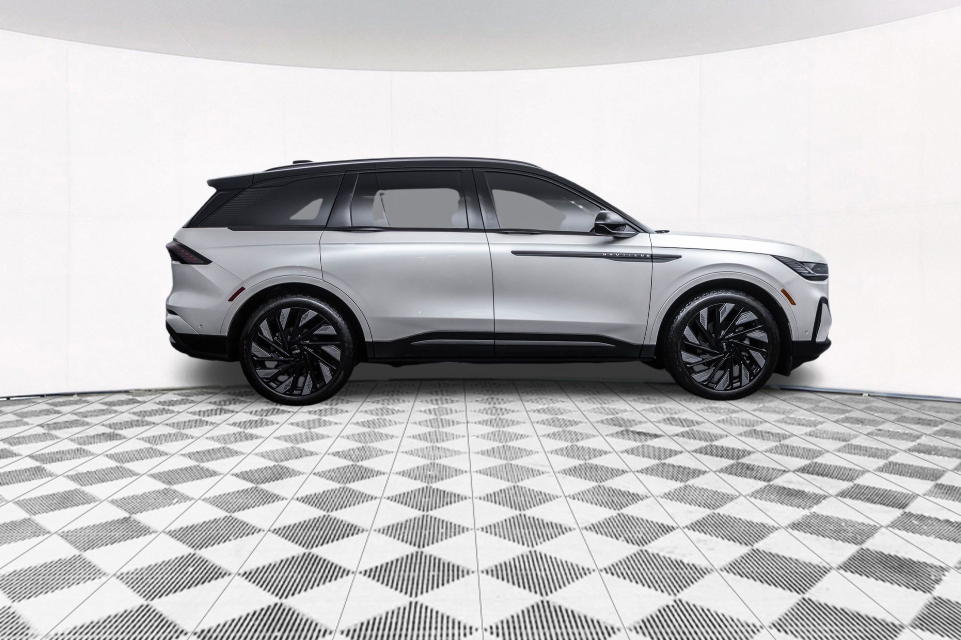 2024 LINCOLN NAUTILUS - Image 13