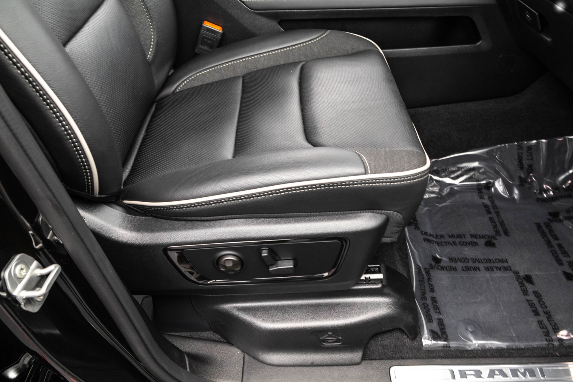 2025 RAM 1500 - Image 40
