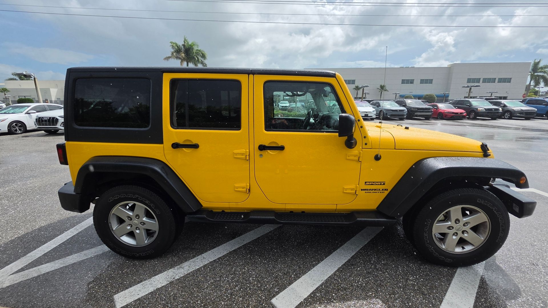 Used 2015 Baja Yellow Clearcoat Jeep Unlimited Sport image 4