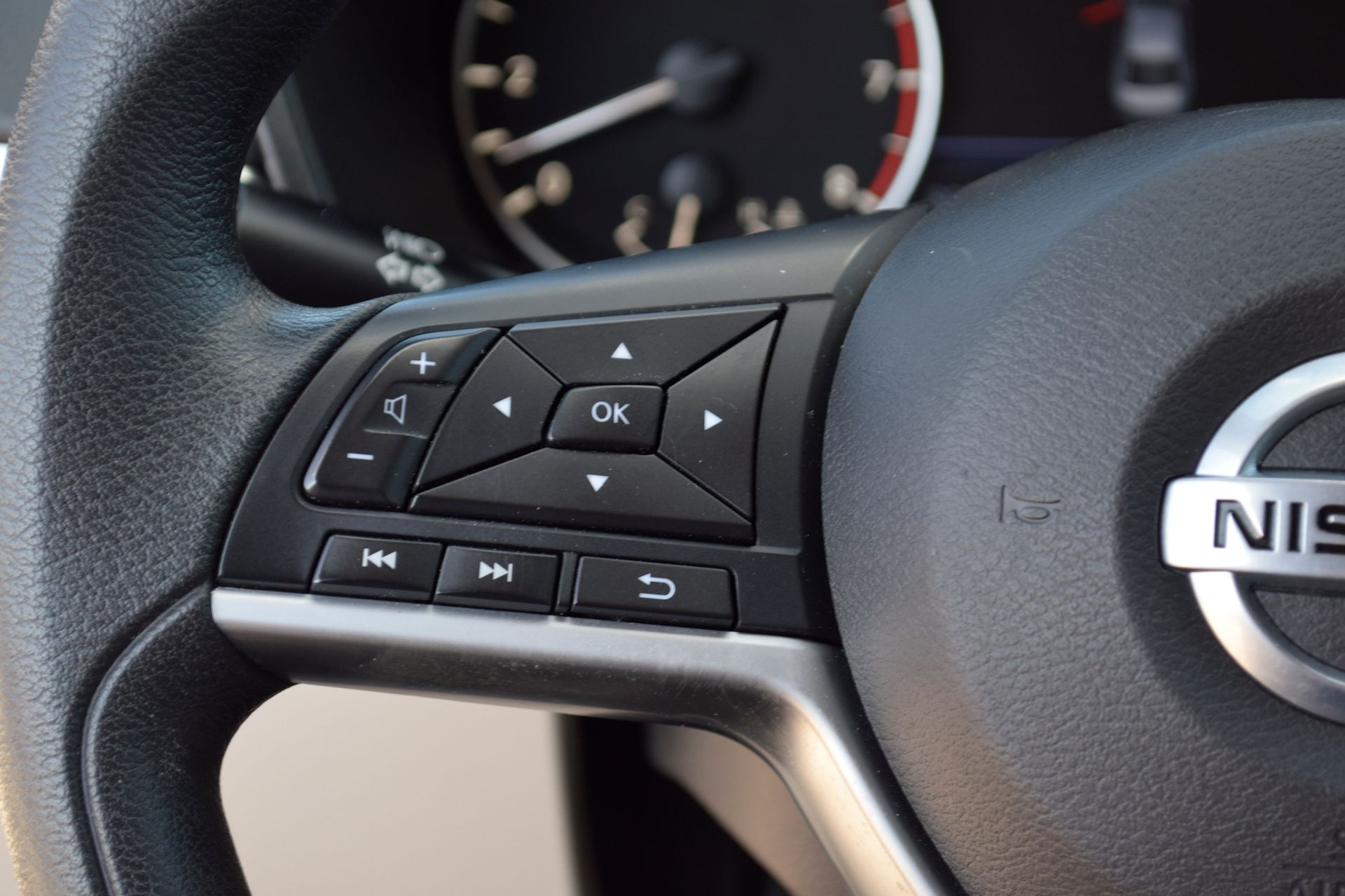 2021 Nissan Altima 2.5 SV Black at AutoSavvy Houston Southwest