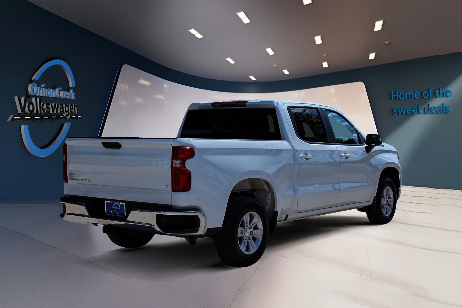 View vehicle photo 5
