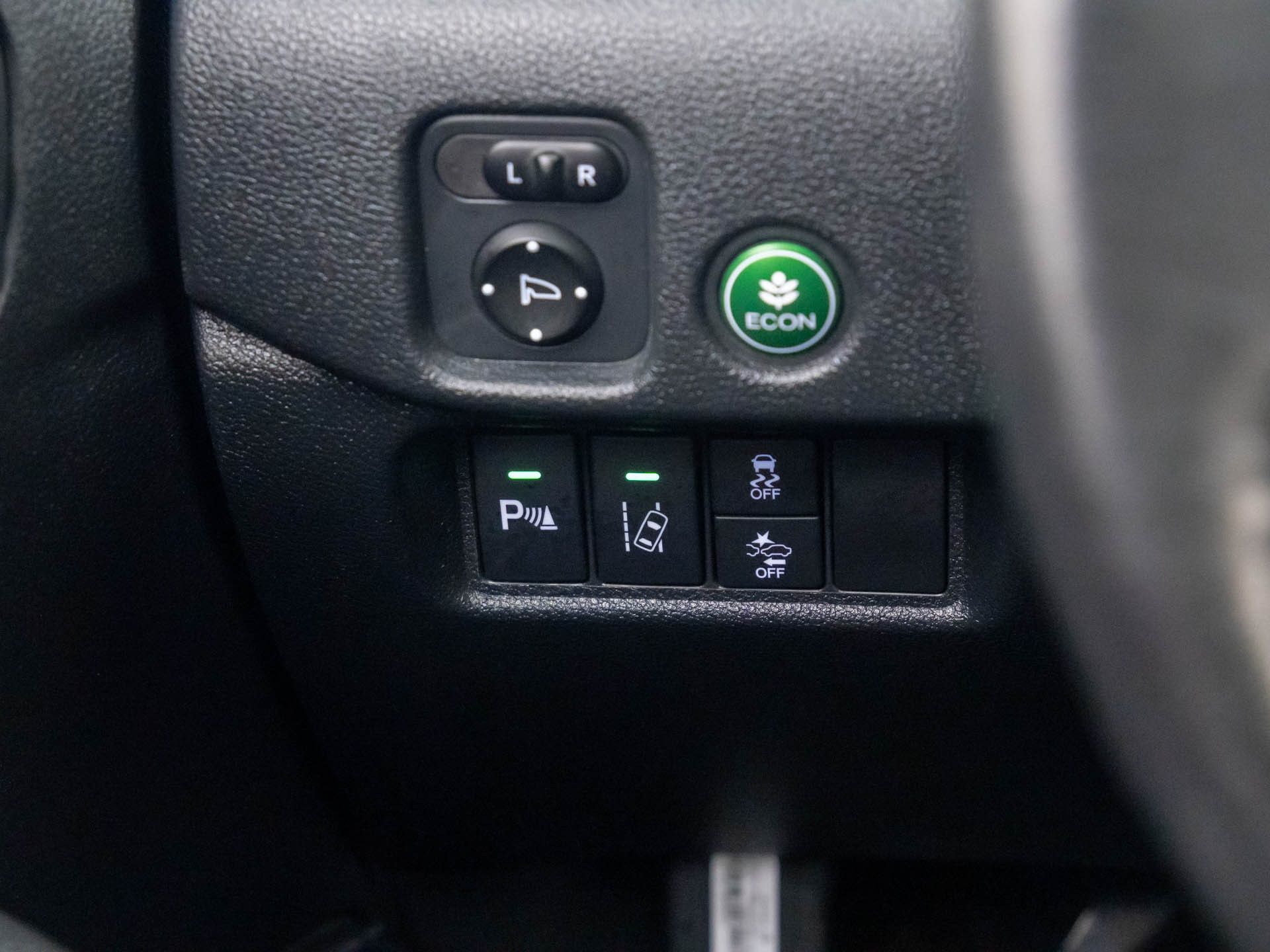 2016 Honda Pilot Elite photo