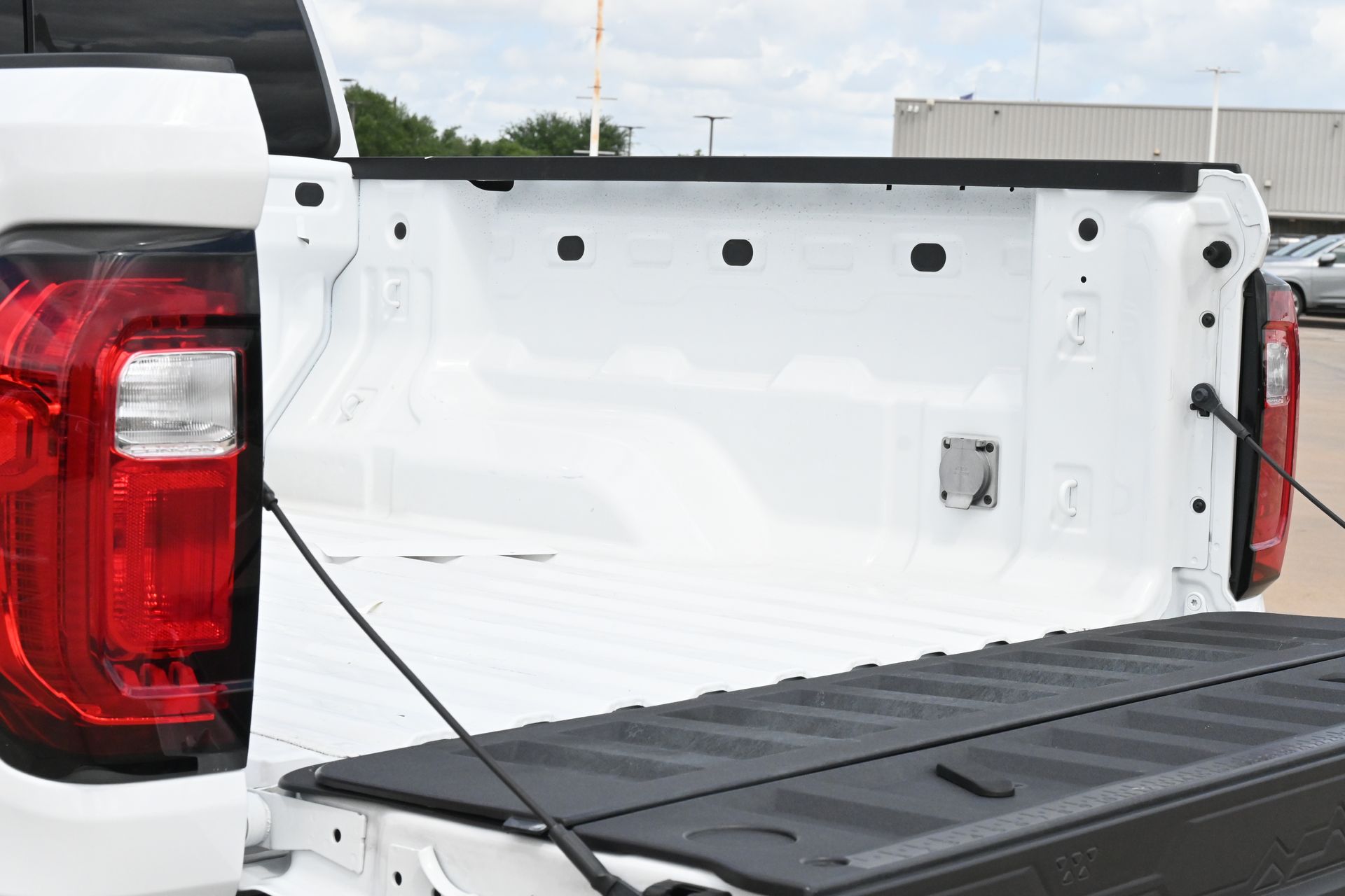 2024 GMC Canyon AT4 White at Big Star Buick GMC