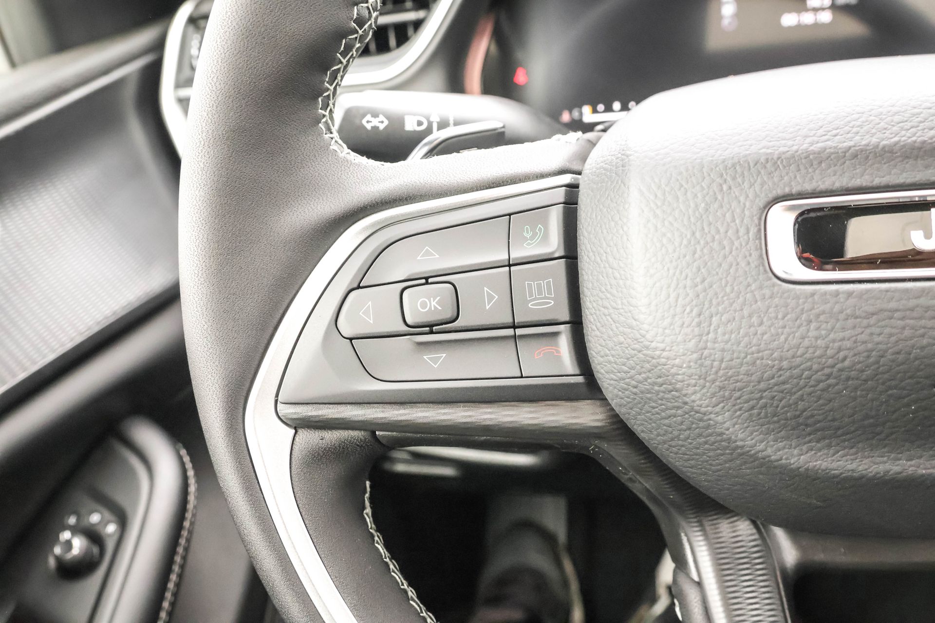 2025 JEEP GRAND CHEROKEE - Image 26